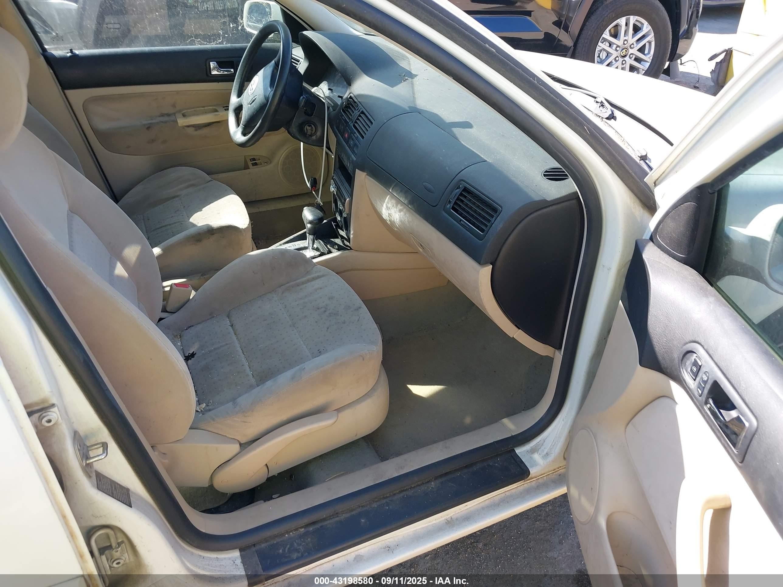 2000 Volkswagen Jetta Gls 1.8l Turbo Белый vin: 3VWSD29M9YM152086