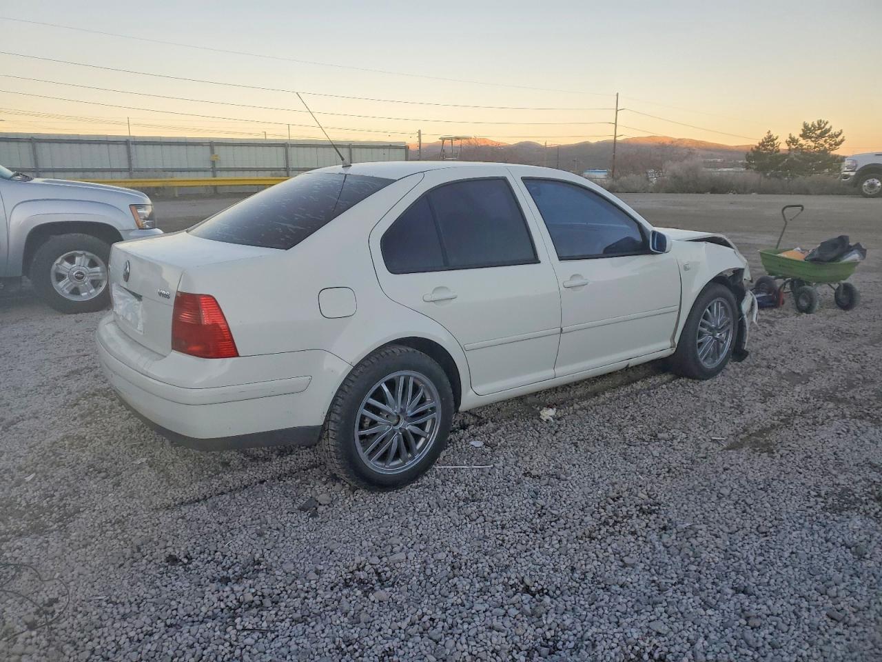 1999 Volkswagen Jetta Gls White vin: 3VWSE29M2XM069112