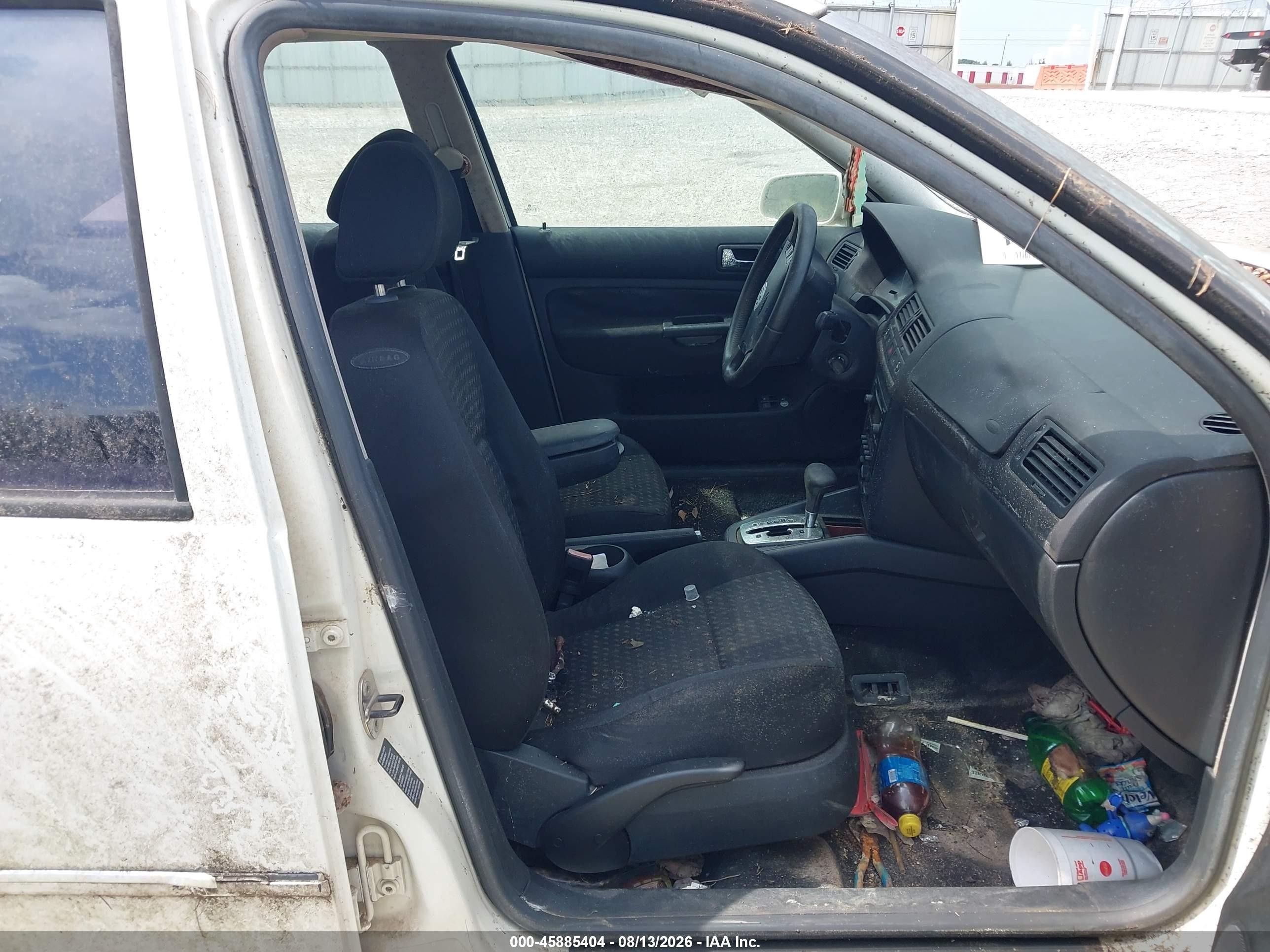2004 Volkswagen Jetta Gls 1.8t White vin: 3VWSE69M64M106701