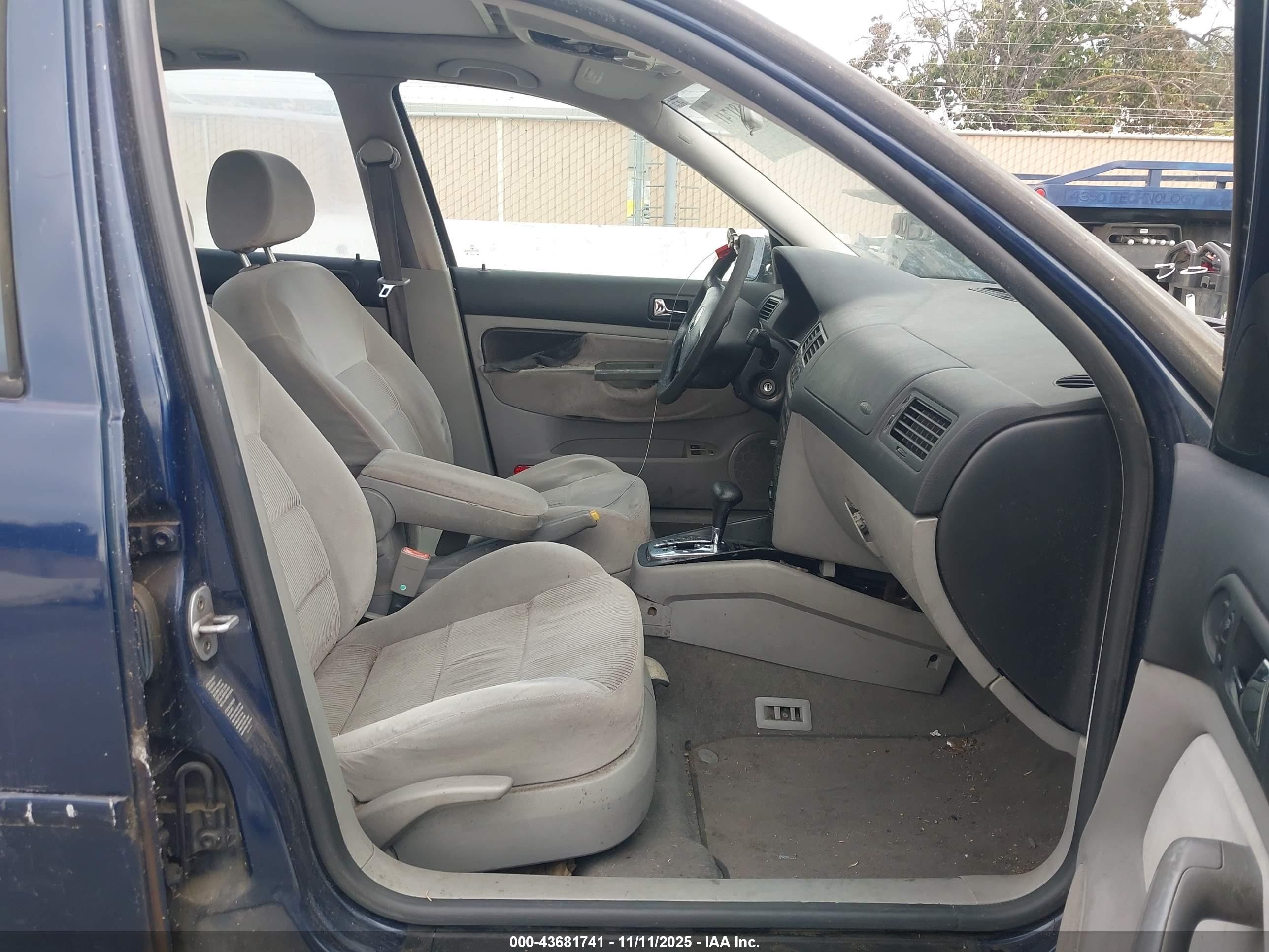 2002 Volkswagen Jetta Gls 1.8l Dark Blue vin: 3VWSE69M92M036396