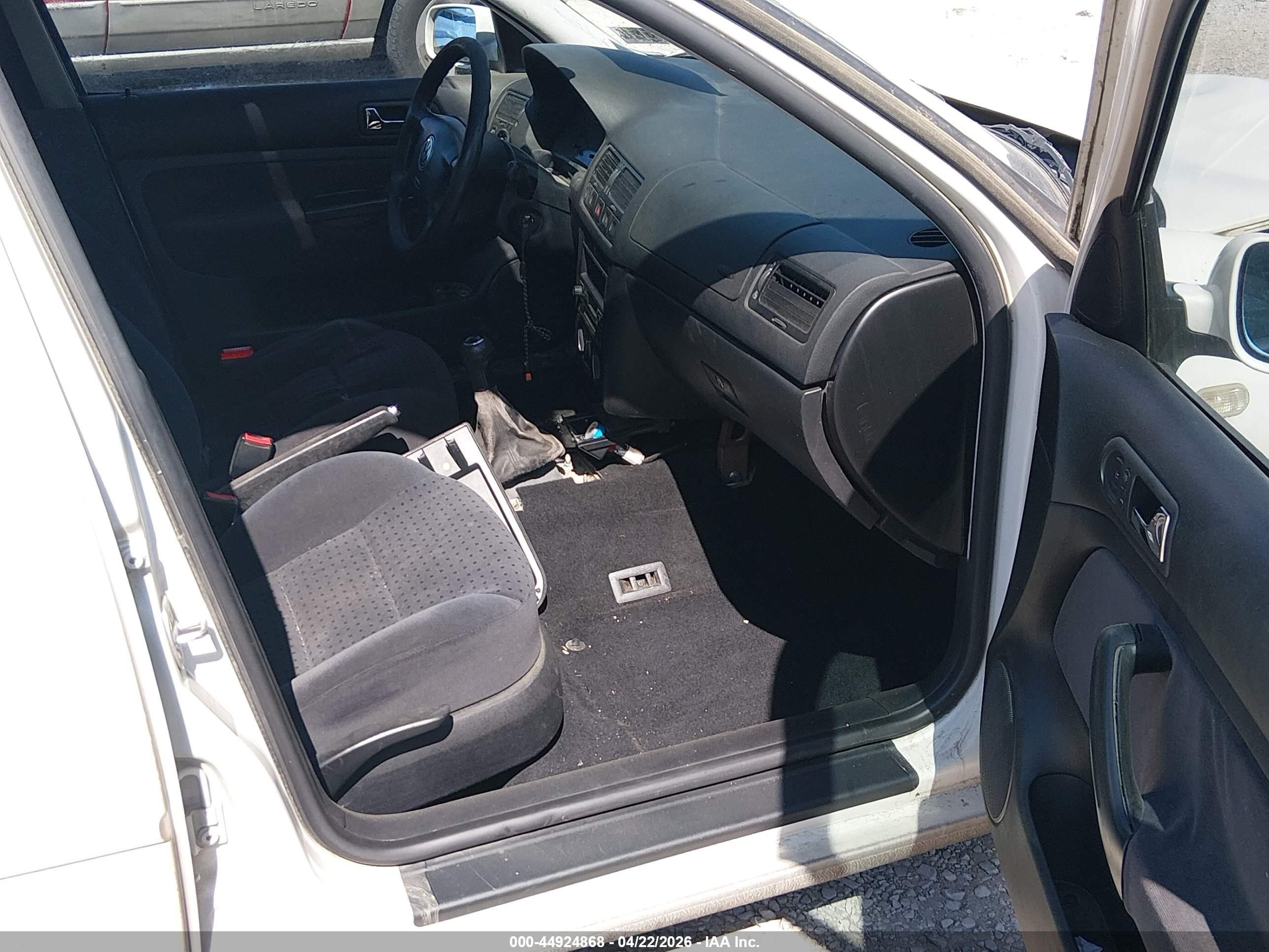 2000 Volkswagen Jetta Gls Tdi White vin: 3VWSF29M8YM129554