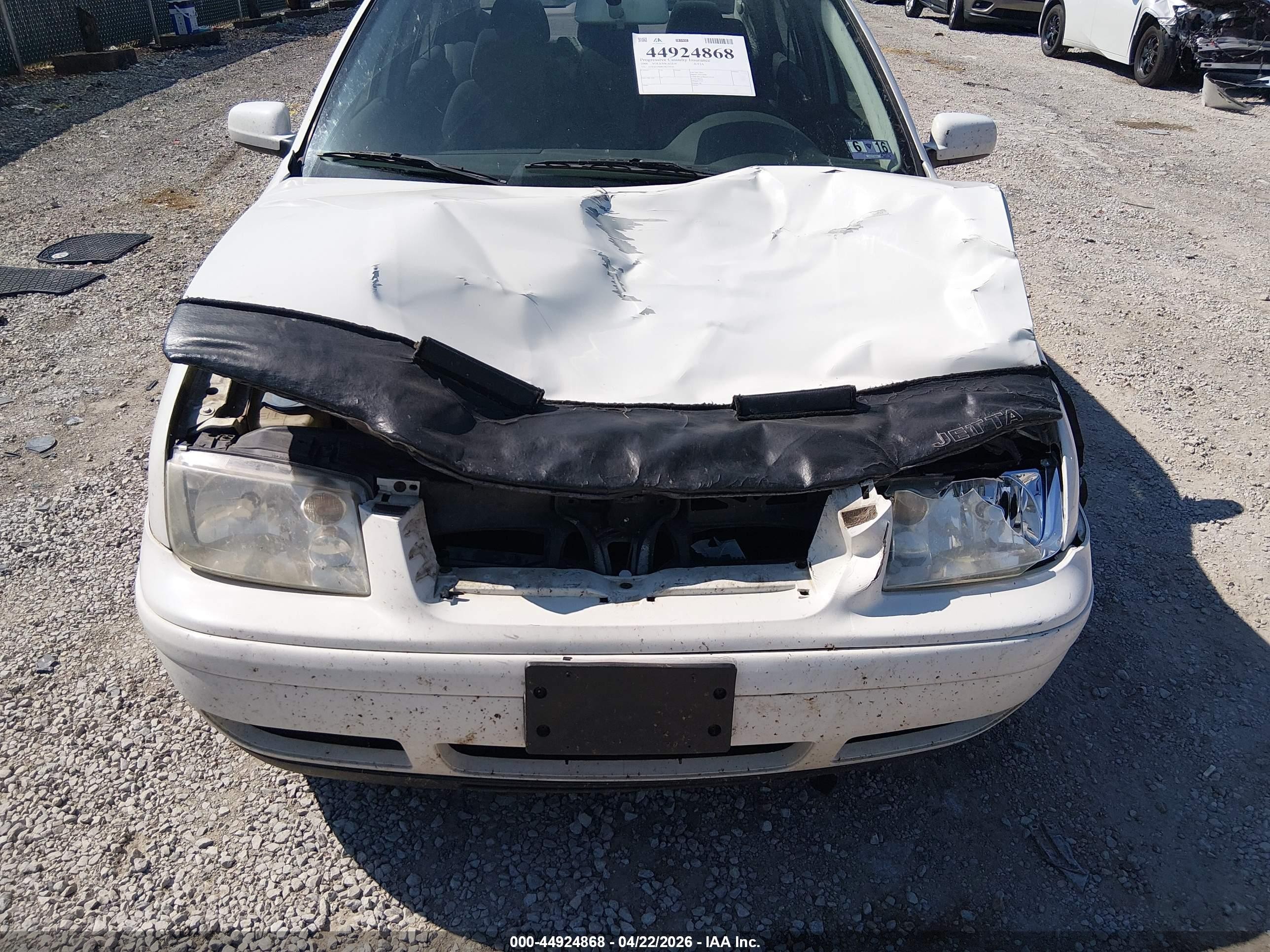 2000 Volkswagen Jetta Gls Tdi White vin: 3VWSF29M8YM129554