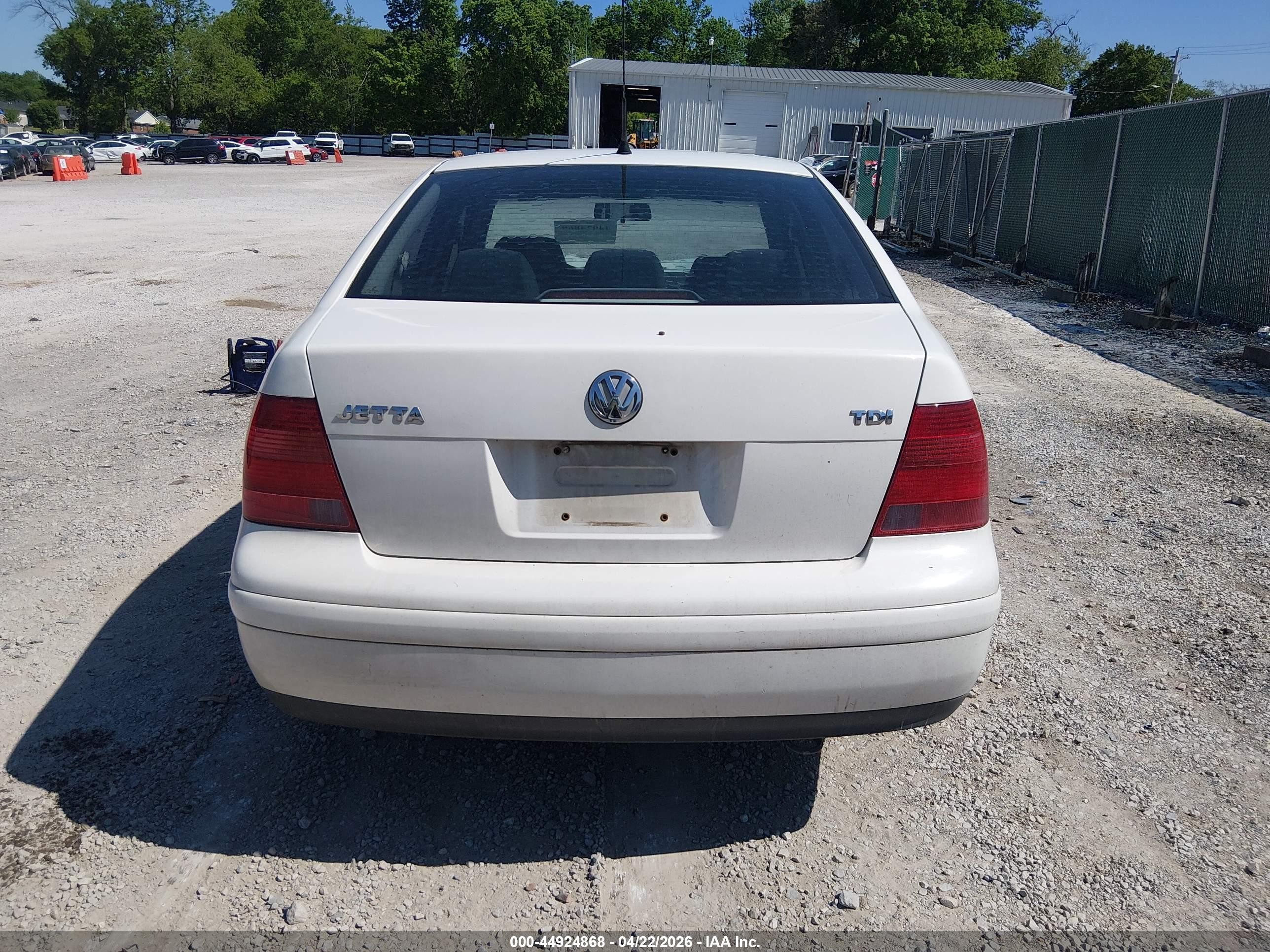 2000 Volkswagen Jetta Gls Tdi White vin: 3VWSF29M8YM129554