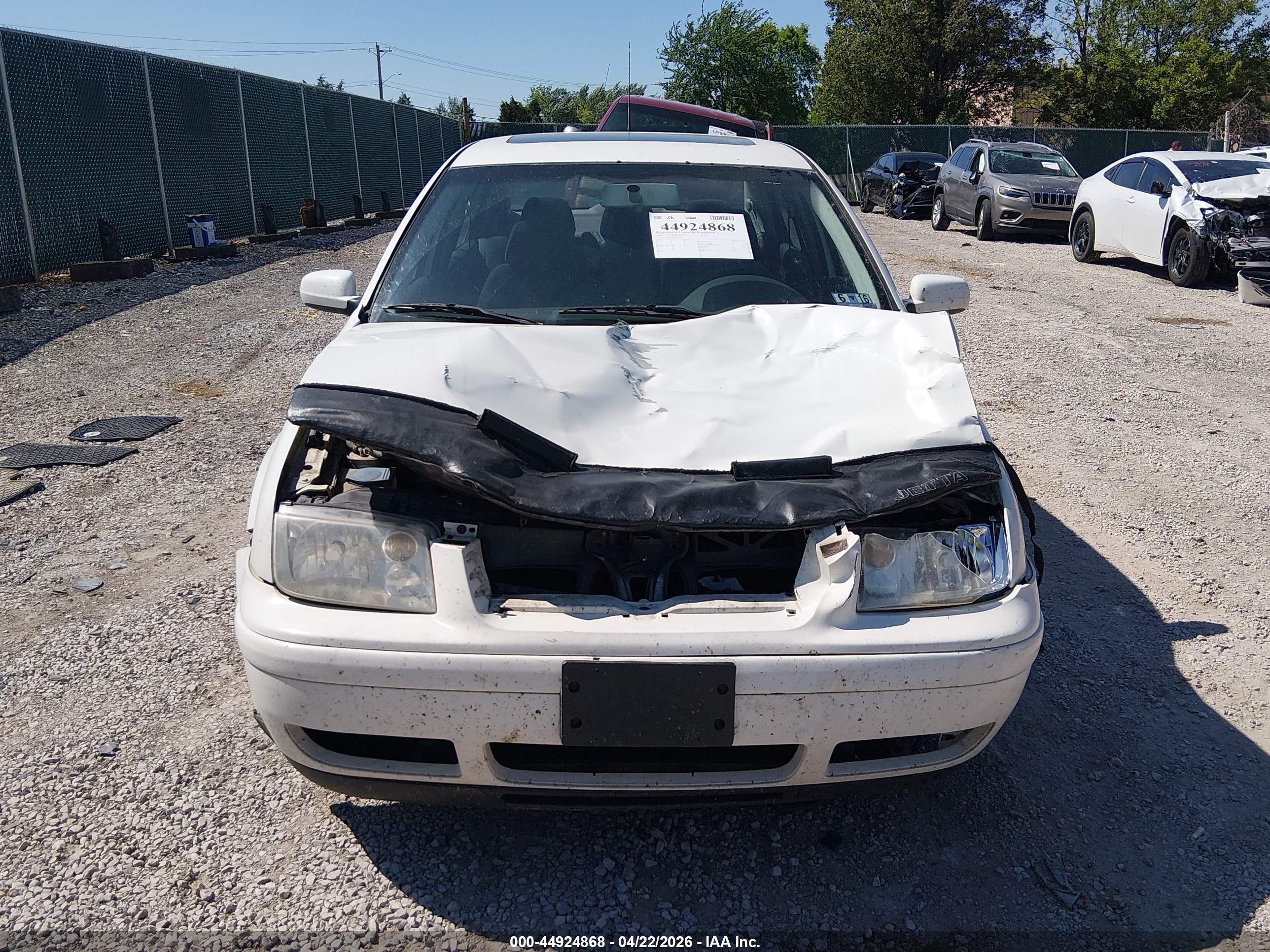 2000 Volkswagen Jetta Gls Tdi White vin: 3VWSF29M8YM129554