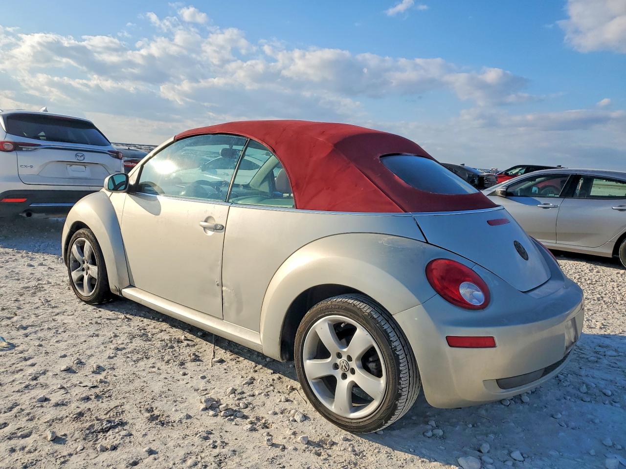 2009 Volkswagen New Beetle Blush Edition Silver vin: 3VWSF31Y19M411735