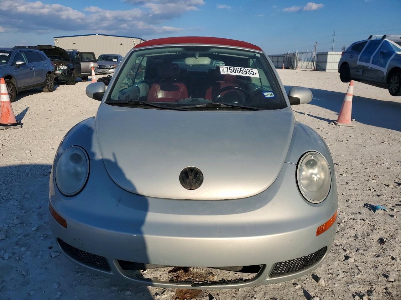 2009 Volkswagen New Beetle Blush Edition Silver vin: 3VWSF31Y19M411735