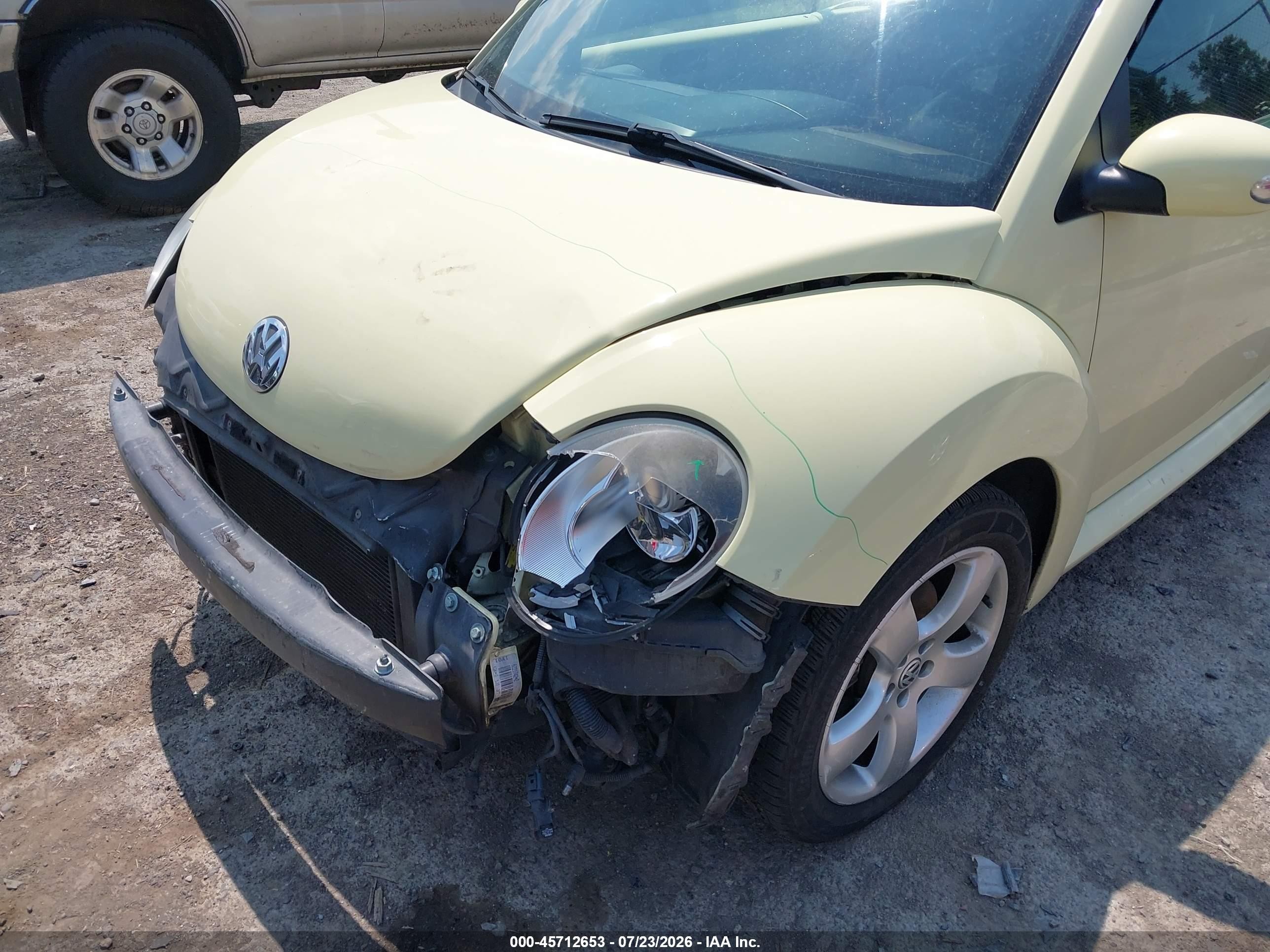 2006 Volkswagen New Beetle 2.5 Зеленый vin: 3VWSF31Y46M330739