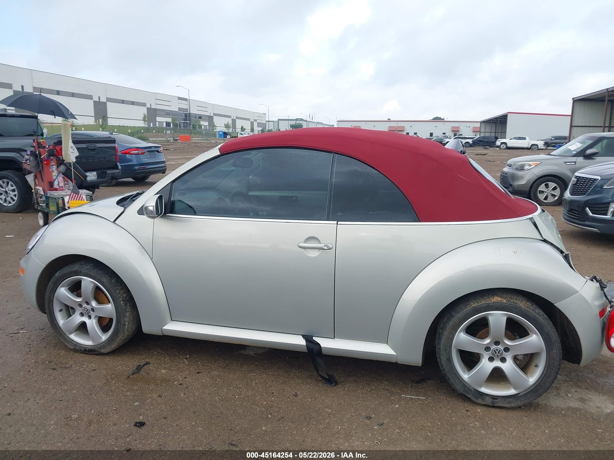 2009 Volkswagen New Beetle 2.5l Blush Edition Silver vin: 3VWSF31Y49M410580