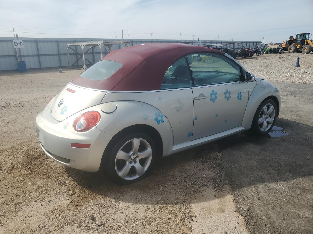 2009 Volkswagen New Beetle Blush Edition Серебряный vin: 3VWSF31Y49M412247 Damage: Right Qtr Panel, Dent(S) W/No Paint Dmg, 1/2 To 1 Inch