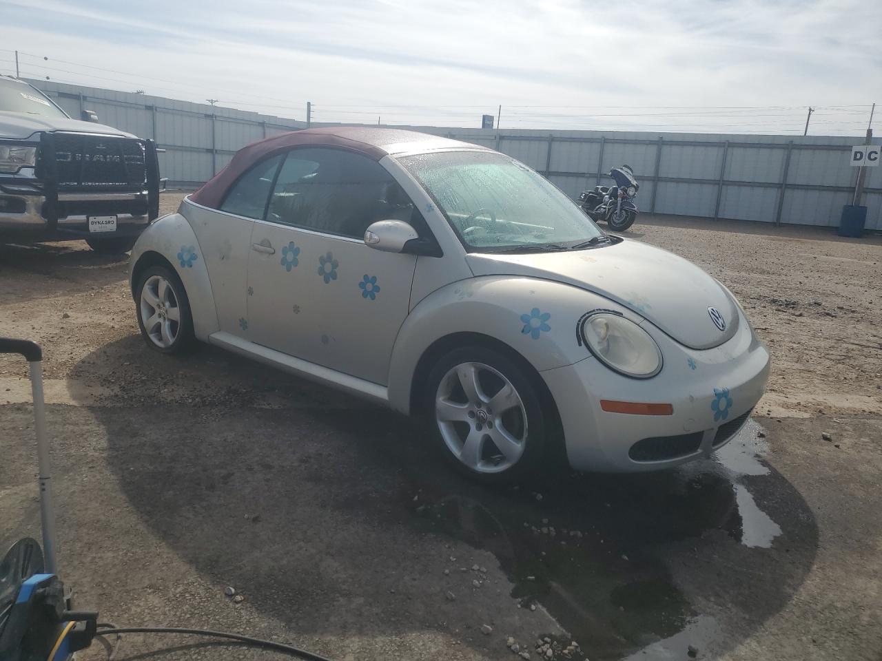 2009 Volkswagen New Beetle Blush Edition Серебряный vin: 3VWSF31Y49M412247 Damage: Overall Vehicle, De-Identify, Removal Required