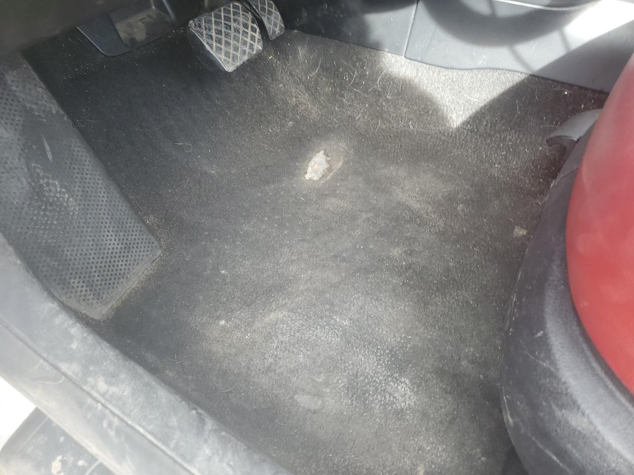 2009 Volkswagen New Beetle Blush Edition Серебряный vin: 3VWSF31Y49M412247 Damage: Left Front Carpet, Torn, 1 To 2 Inches