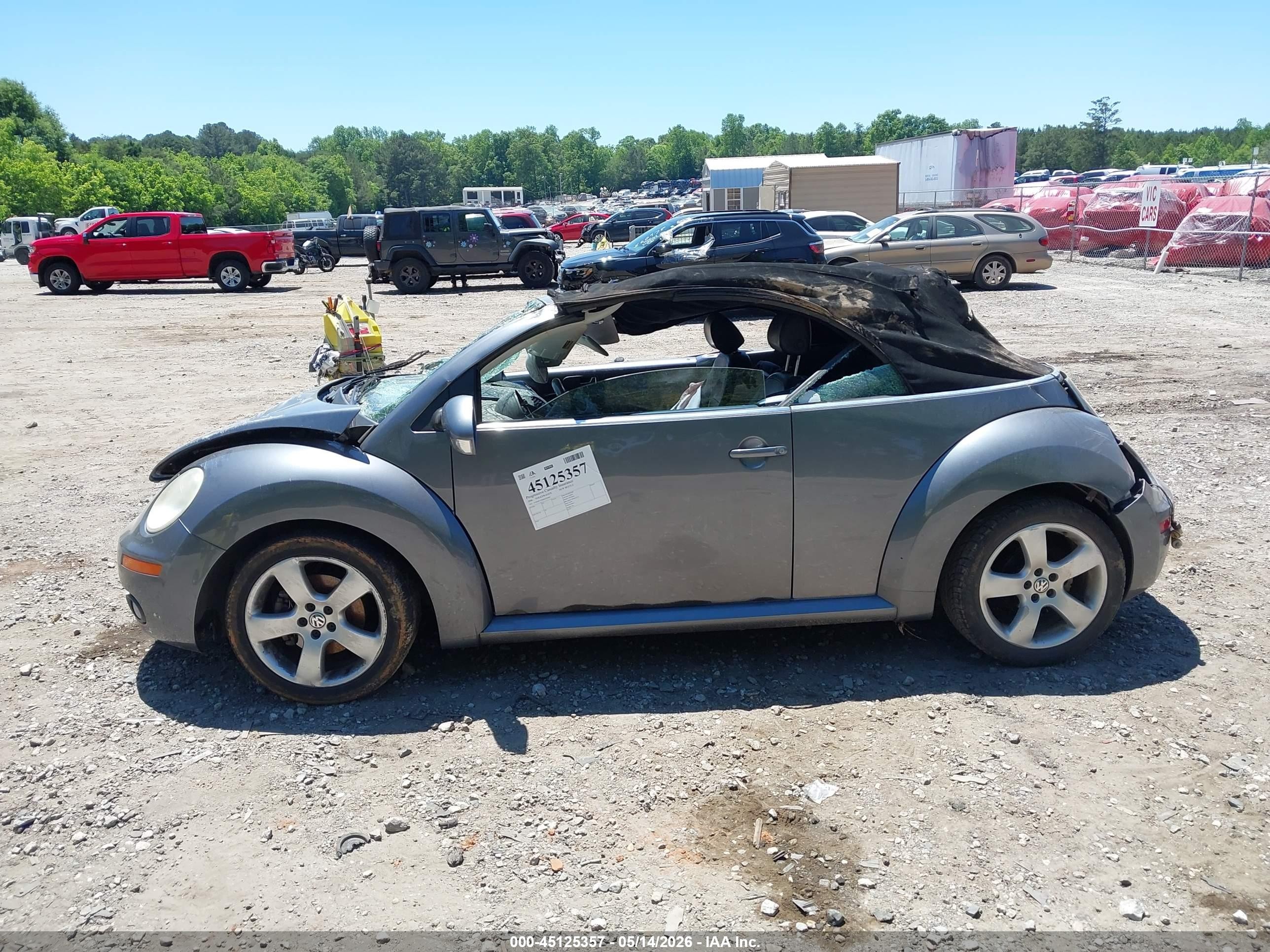 2006 Volkswagen New Beetle 2.5 Серый vin: 3VWSF31Y66M301064