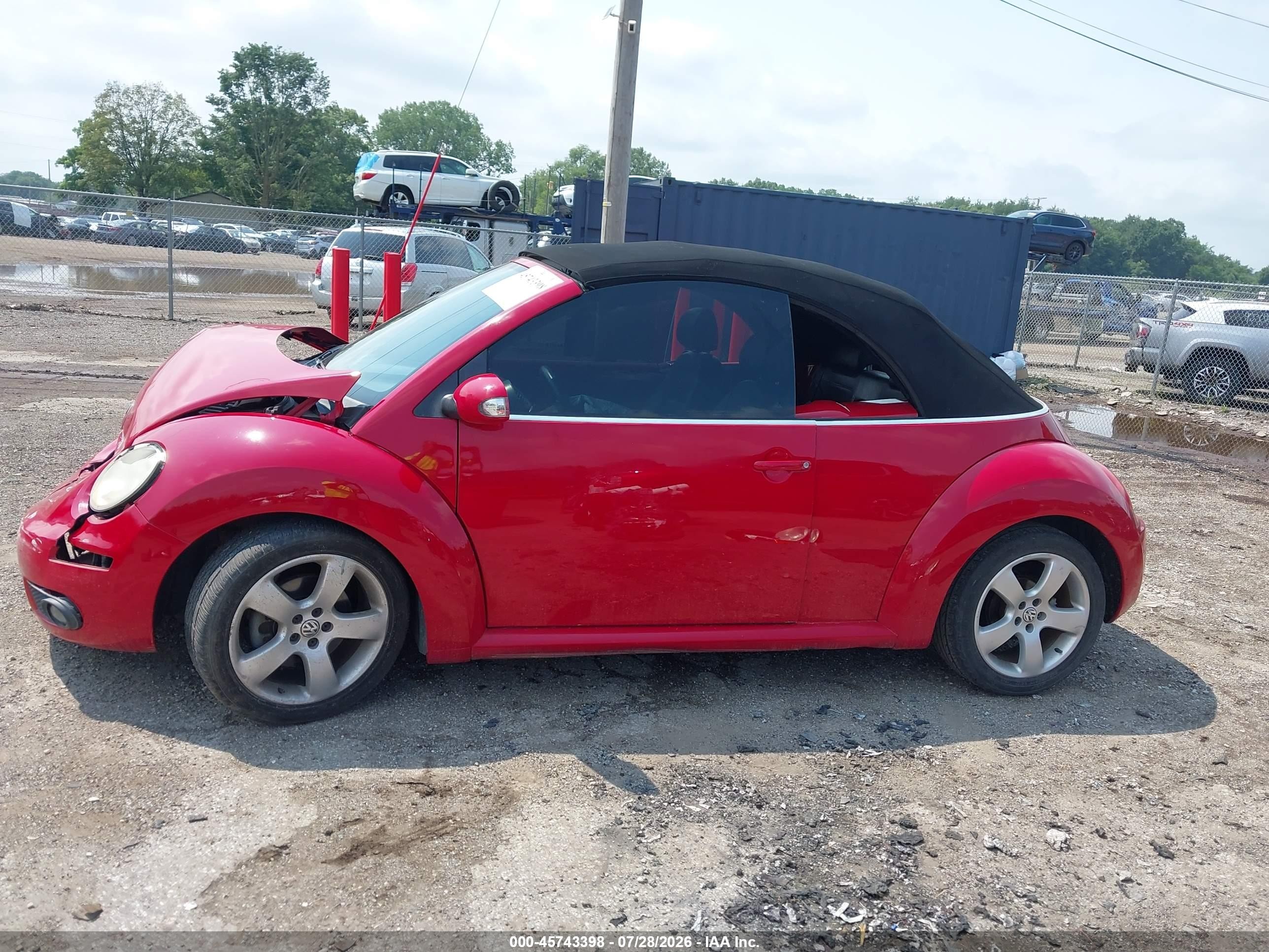 2007 Volkswagen New Beetle 2.5 Red vin: 3VWSF31Y77M420498