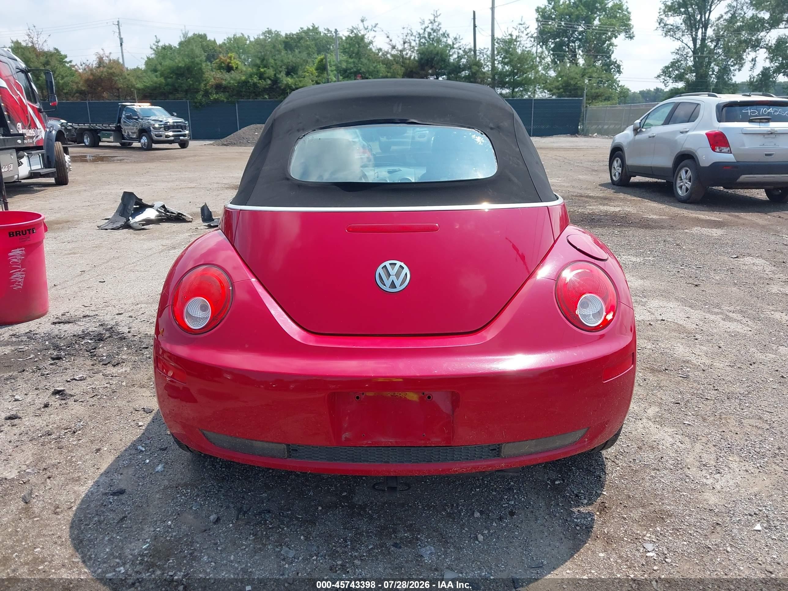 2007 Volkswagen New Beetle 2.5 Red vin: 3VWSF31Y77M420498