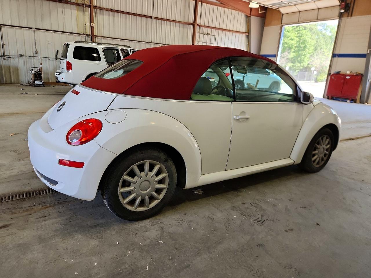 2006 Volkswagen New Beetle Convertible Option Package 2 White vin: 3VWSF31YX6M333144