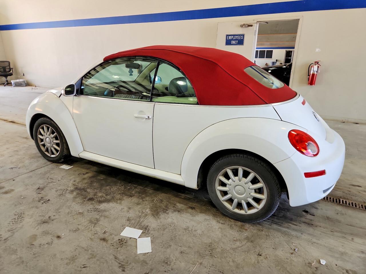 2006 Volkswagen New Beetle Convertible Option Package 2 White vin: 3VWSF31YX6M333144