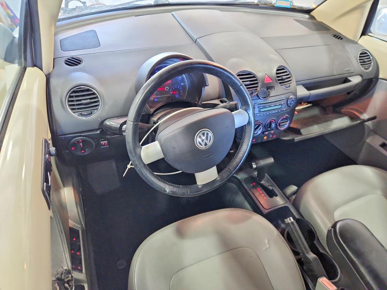 2006 Volkswagen New Beetle Convertible Option Package 2 White vin: 3VWSF31YX6M333144
