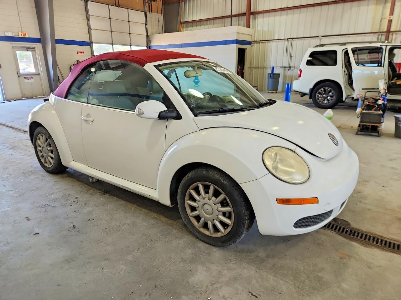 2006 Volkswagen New Beetle Convertible Option Package 2 White vin: 3VWSF31YX6M333144