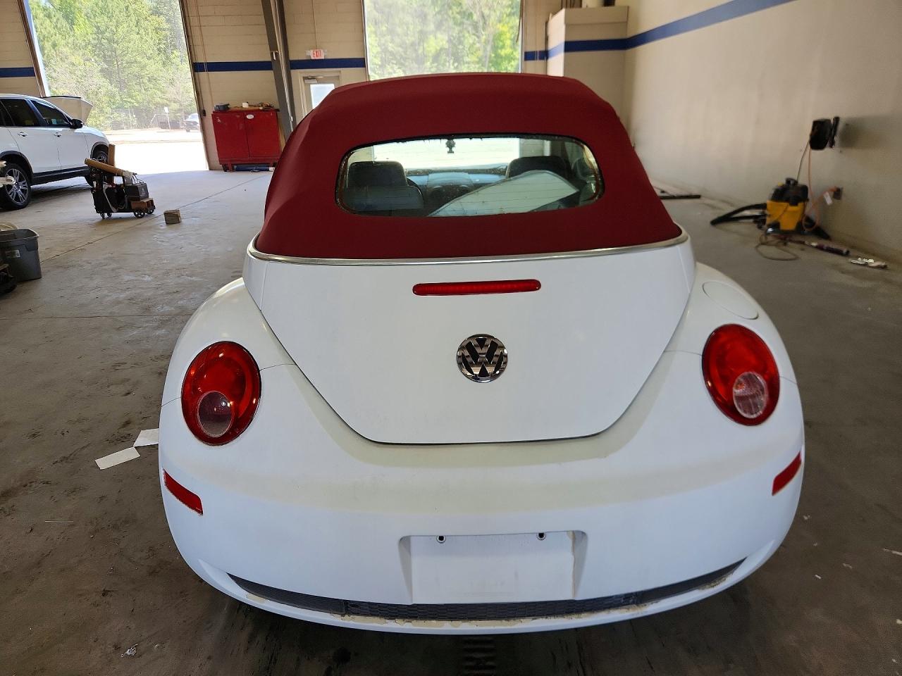 2006 Volkswagen New Beetle Convertible Option Package 2 White vin: 3VWSF31YX6M333144