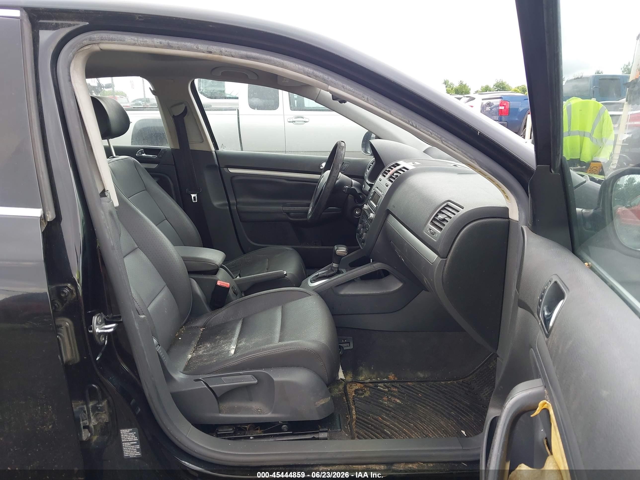 2005 Volkswagen Jetta 2.5 Black vin: 3VWSF71K15M635357