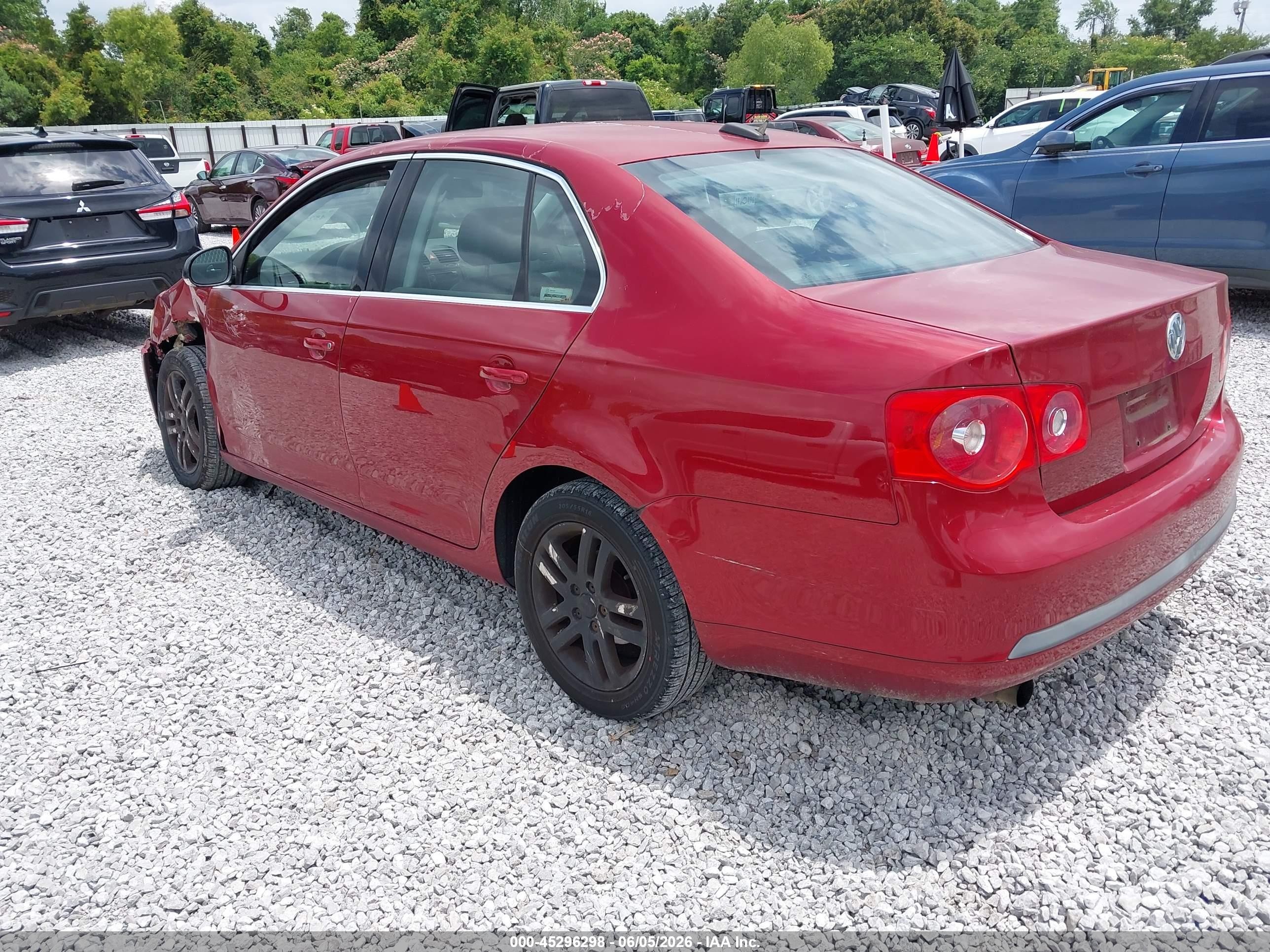 2006 Volkswagen Jetta 2.5 Red vin: 3VWSF71K46M771693