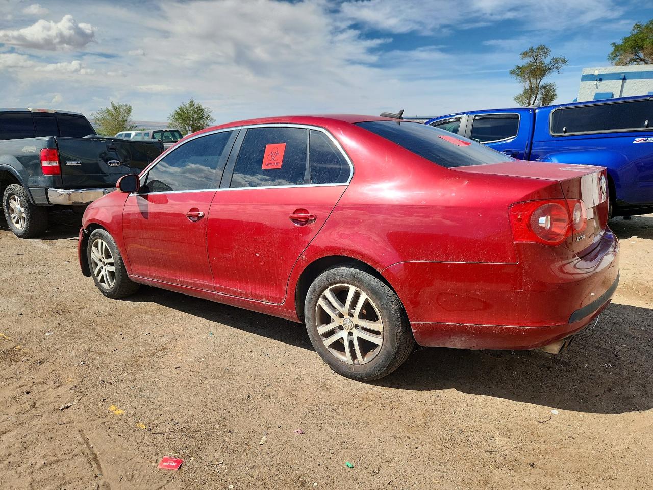 2006 Volkswagen Jetta 2.5 Option Package 1 Red vin: 3VWSF71K56M814339