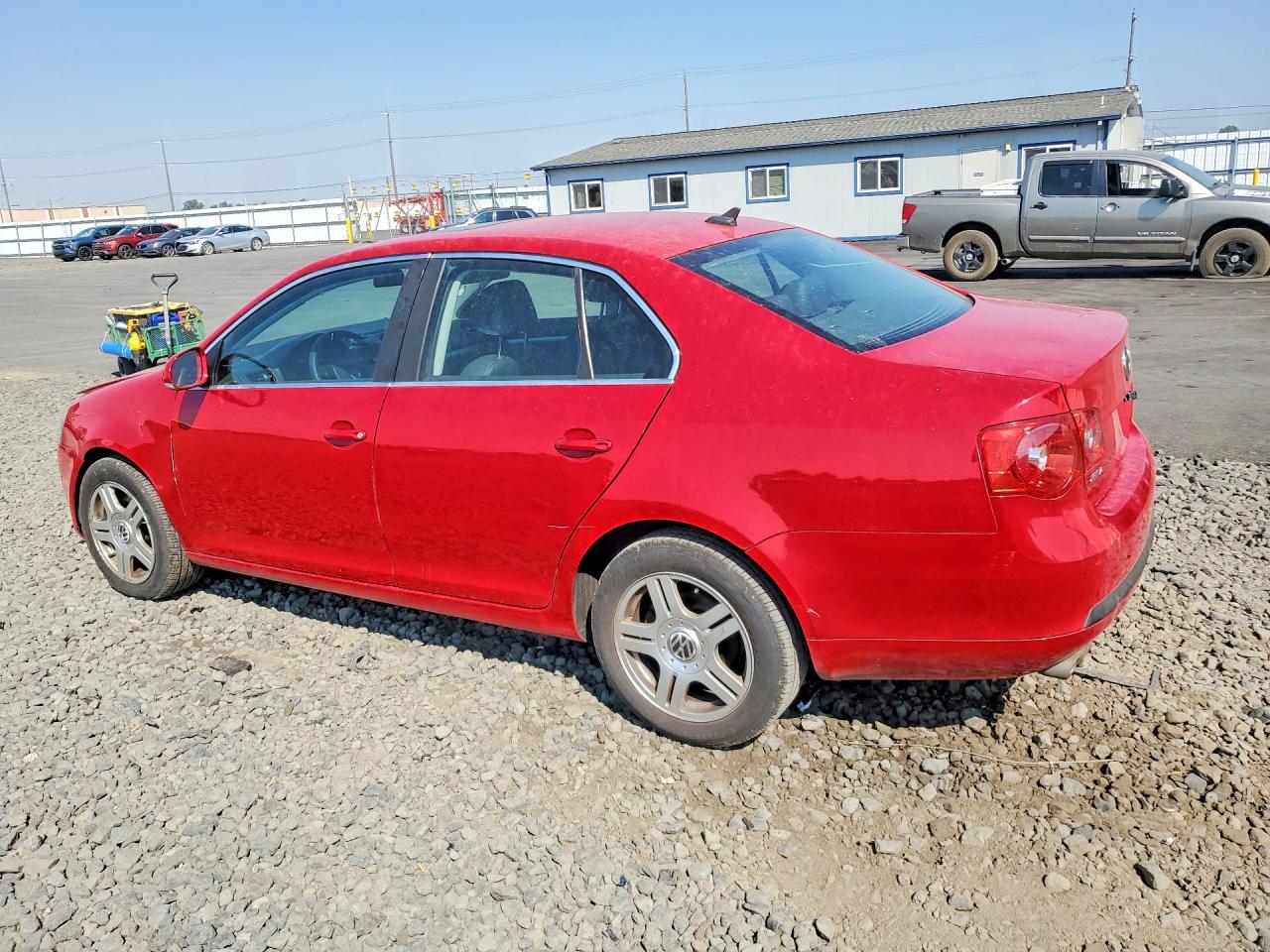 2007 Volkswagen Jetta 2.5 Option Package 1 Red vin: 3VWSF71K57M063311