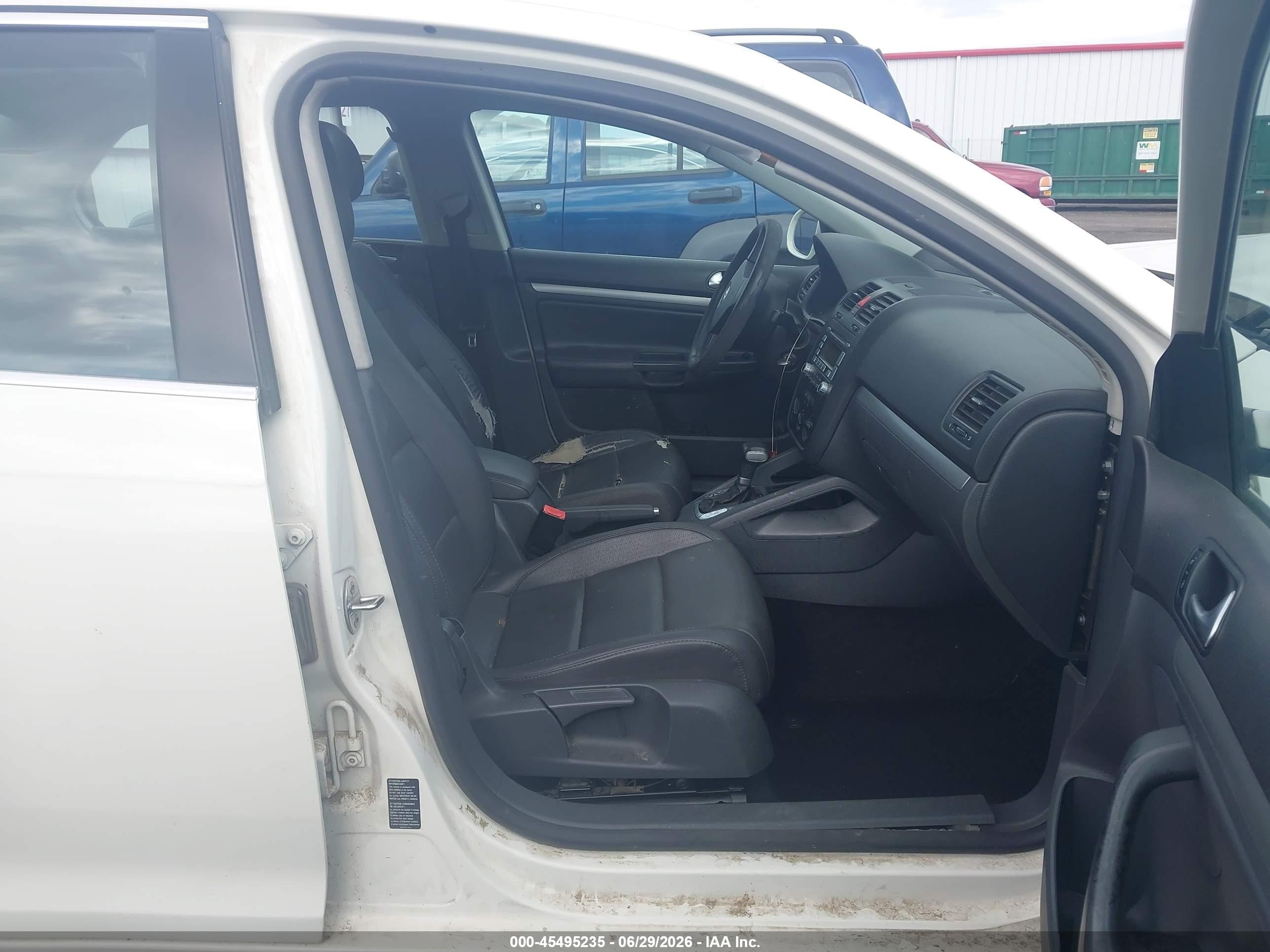 2007 Volkswagen Jetta 2.5 Белый vin: 3VWSF71K67M024193