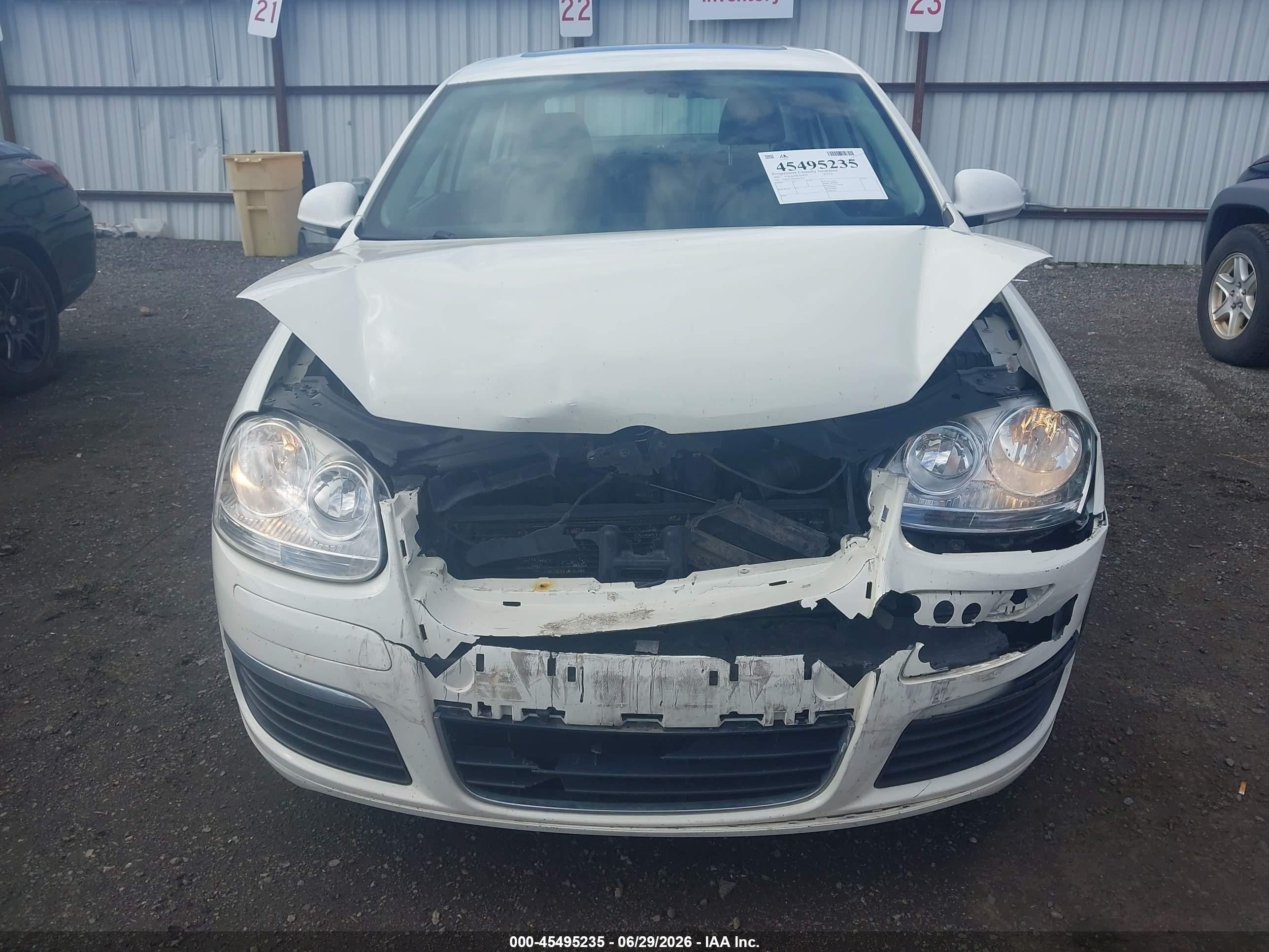 2007 Volkswagen Jetta 2.5 Белый vin: 3VWSF71K67M024193