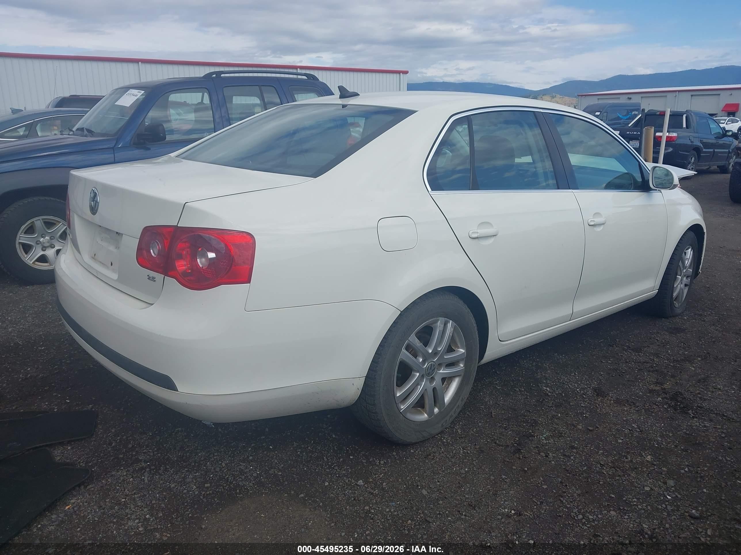 2007 Volkswagen Jetta 2.5 Белый vin: 3VWSF71K67M024193
