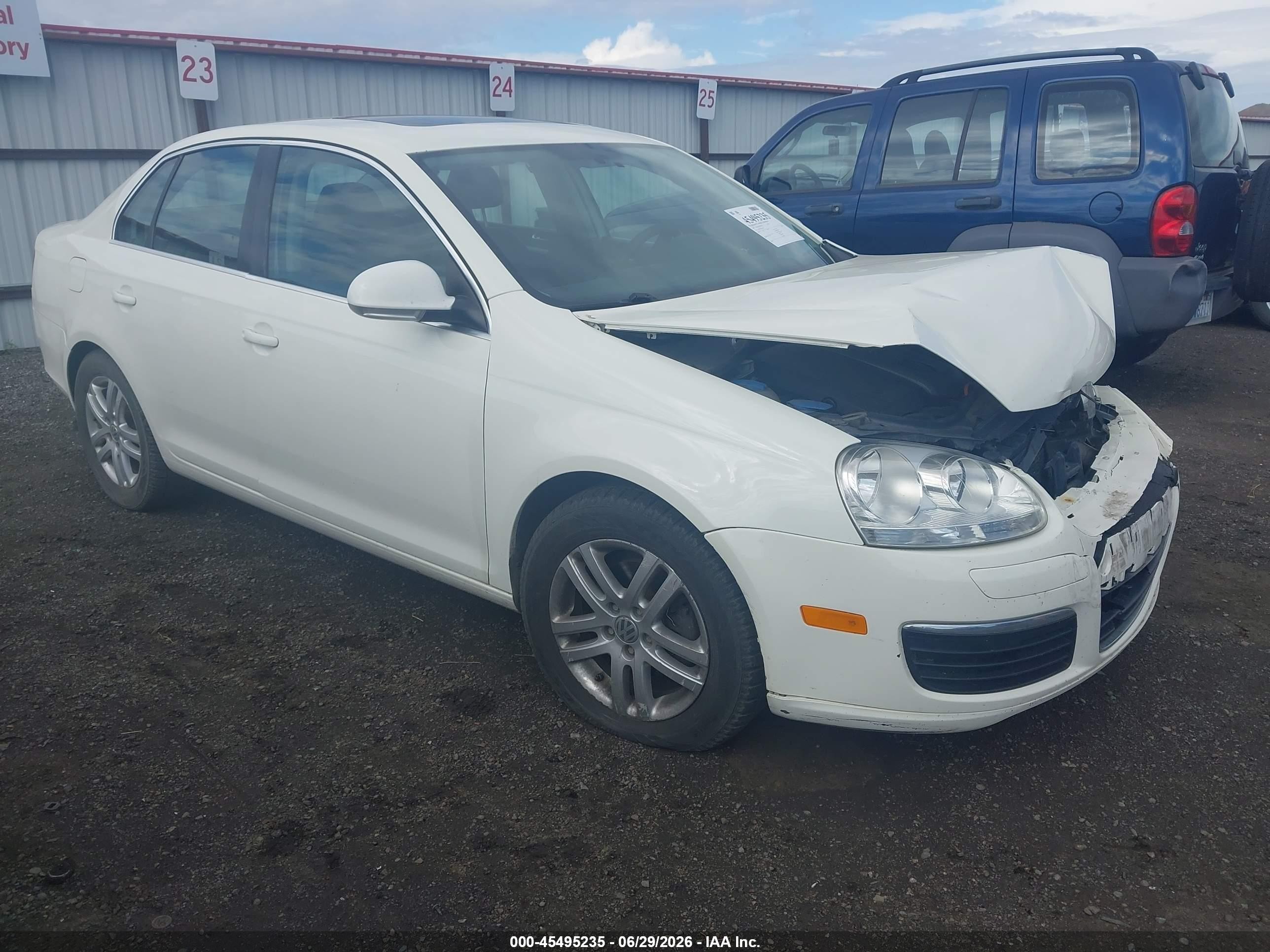 2007 Volkswagen Jetta 2.5 Белый vin: 3VWSF71K67M024193