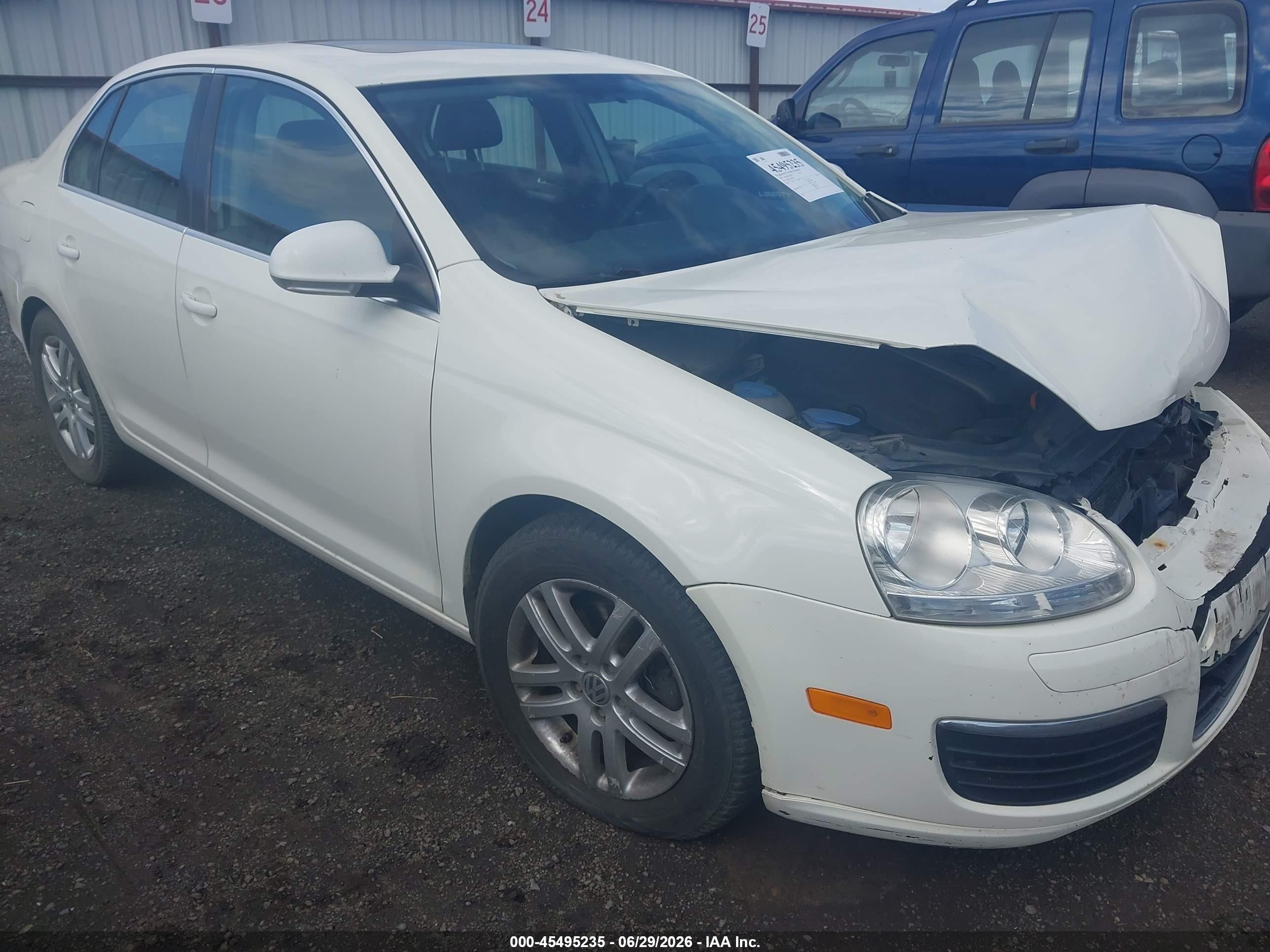 2007 Volkswagen Jetta 2.5 Белый vin: 3VWSF71K67M024193
