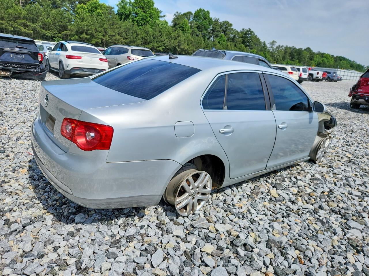 2007 Volkswagen Jetta 2.5 Option Package 1 Silver vin: 3VWSF71KX7M018297