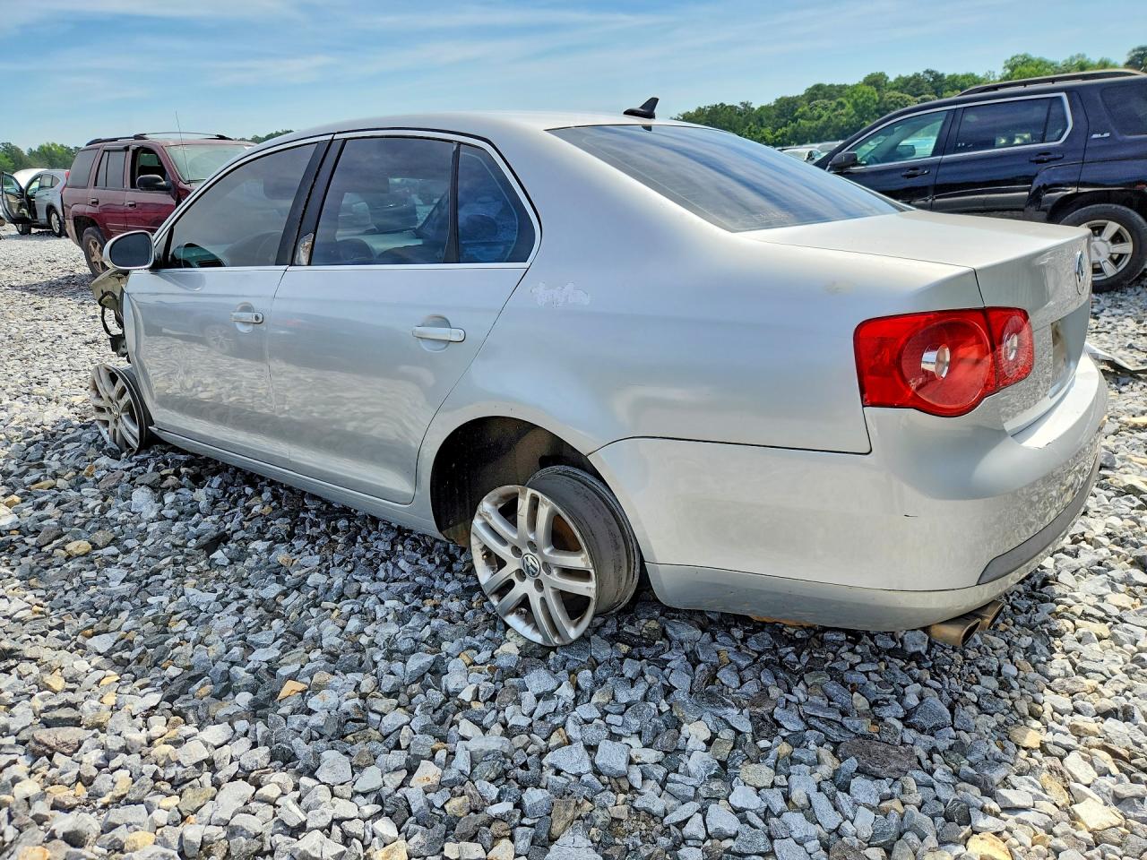 2007 Volkswagen Jetta 2.5 Option Package 1 Silver vin: 3VWSF71KX7M018297