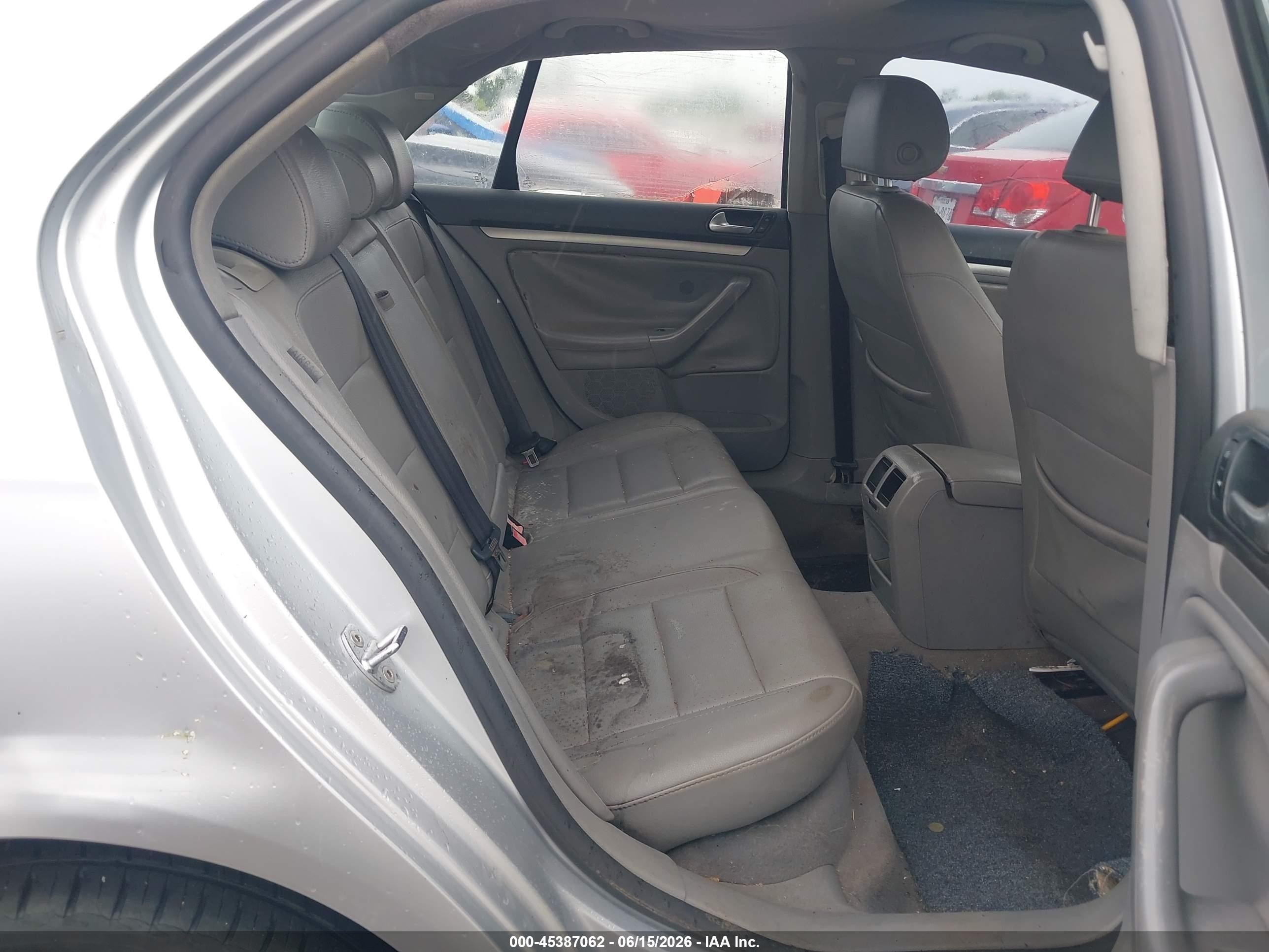 2006 Volkswagen Jetta 2.5 Silver vin: 3VWSF81K86M797185