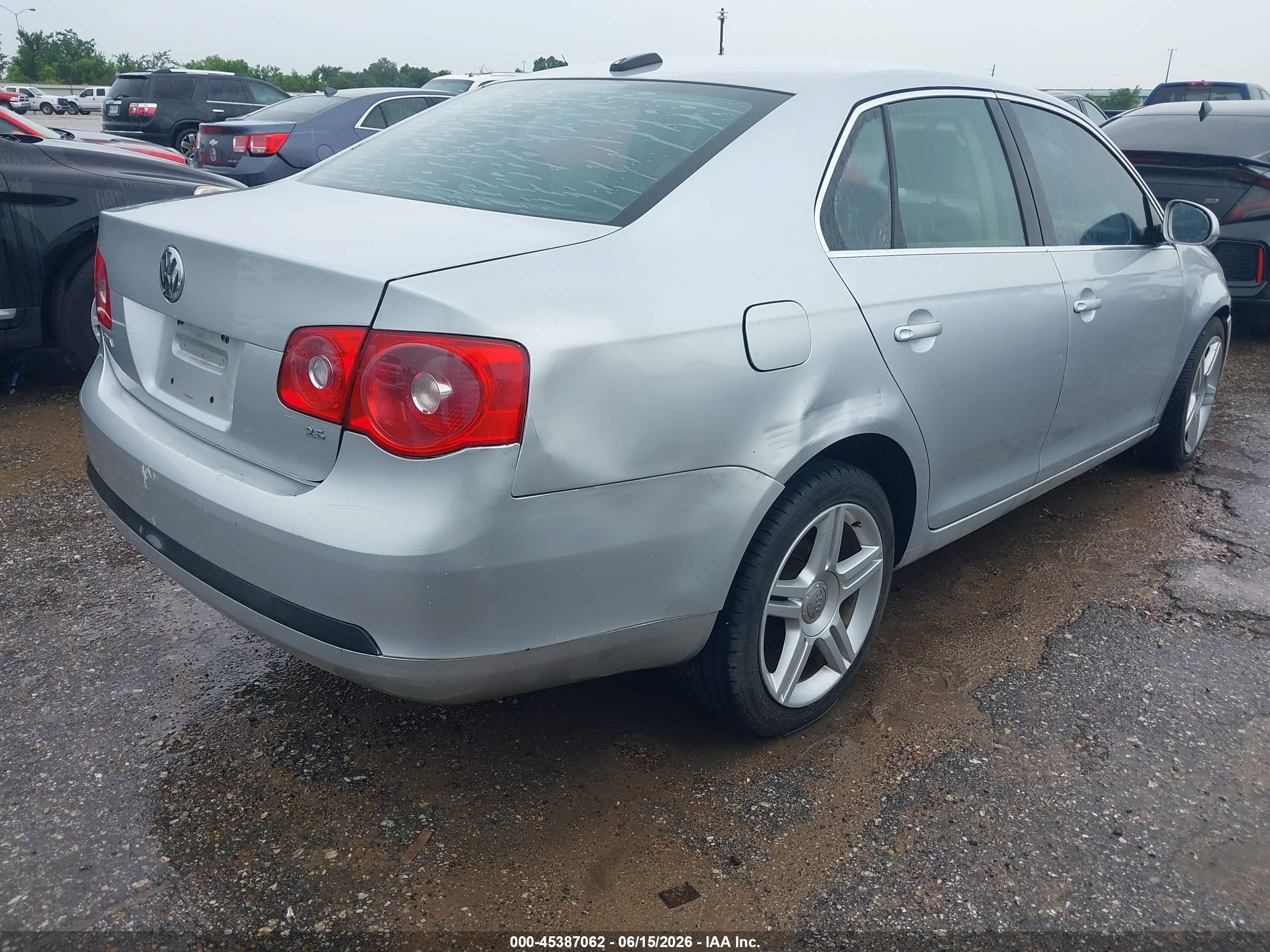 2006 Volkswagen Jetta 2.5 Silver vin: 3VWSF81K86M797185