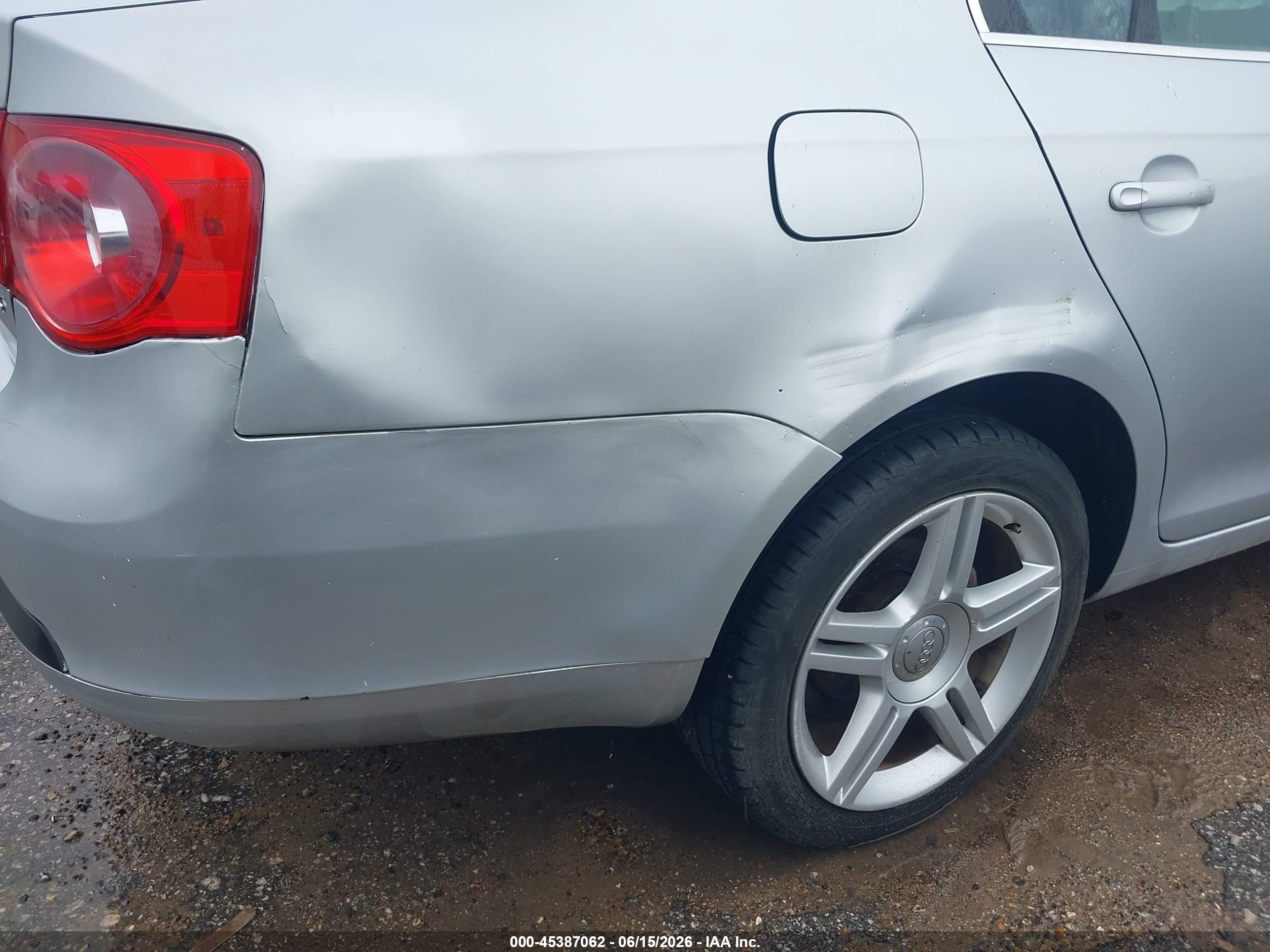 2006 Volkswagen Jetta 2.5 Silver vin: 3VWSF81K86M797185