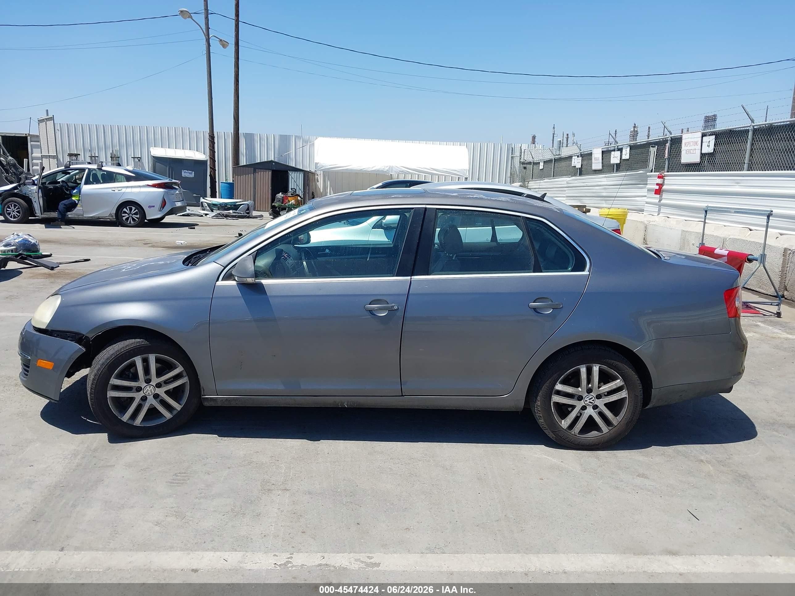 2006 Volkswagen Jetta 2.5 Gray vin: 3VWSG71K06M656795