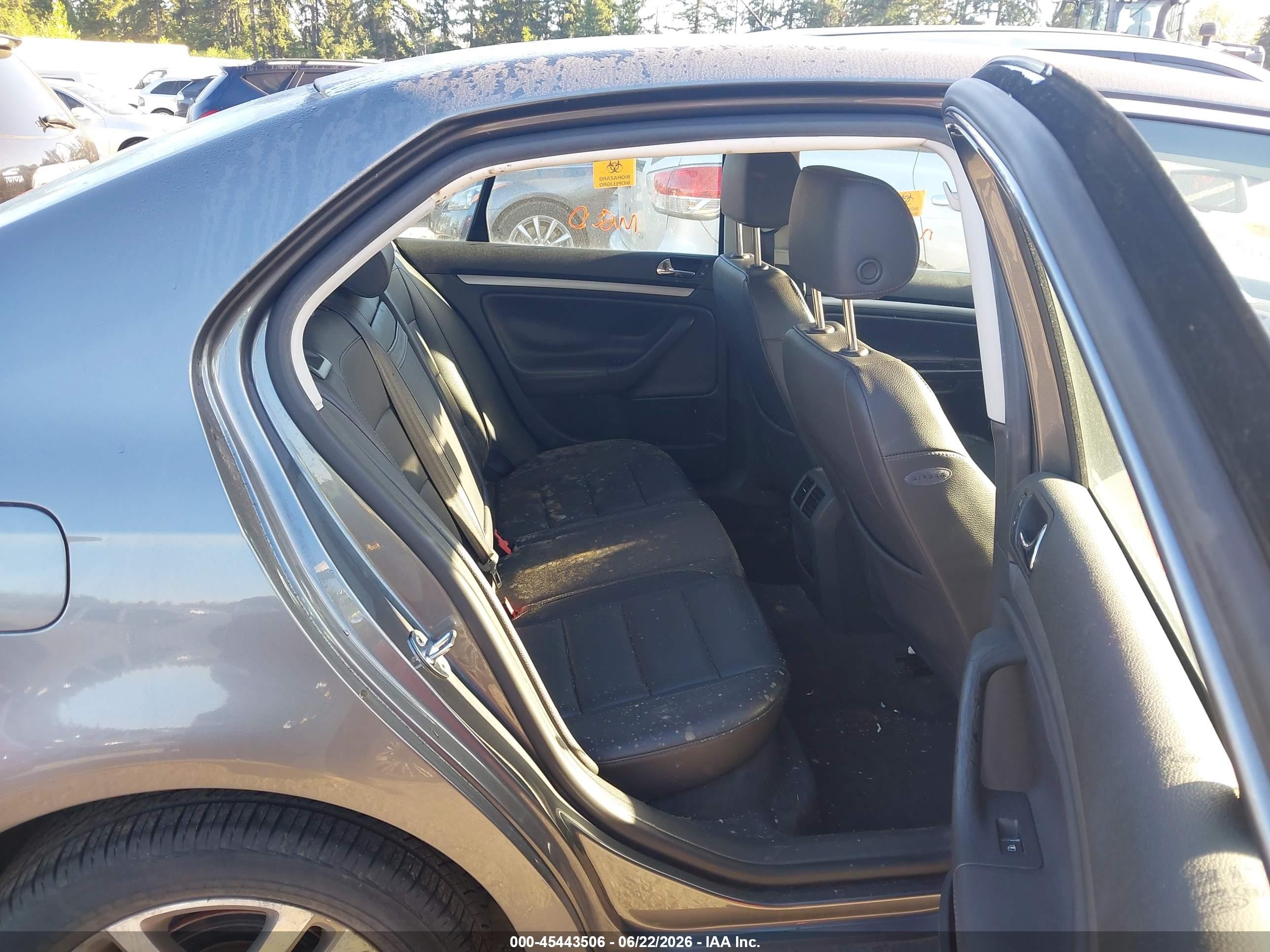 2005 Volkswagen Jetta 2.5 Gray vin: 3VWSG71K15M645299