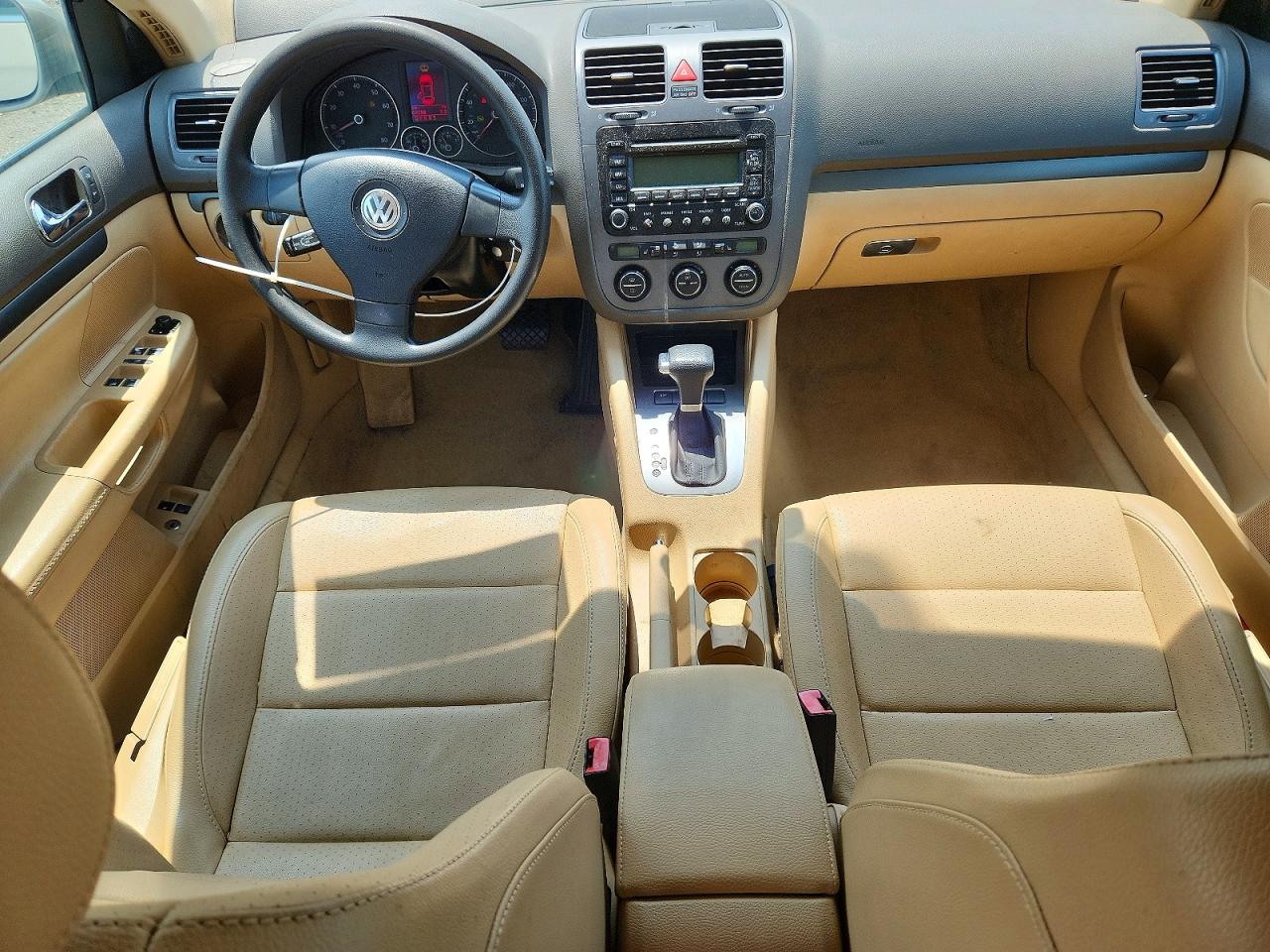 2005 Volkswagen New Jetta 2.5l Option Package 1 Gold vin: 3VWSG71K15M647327