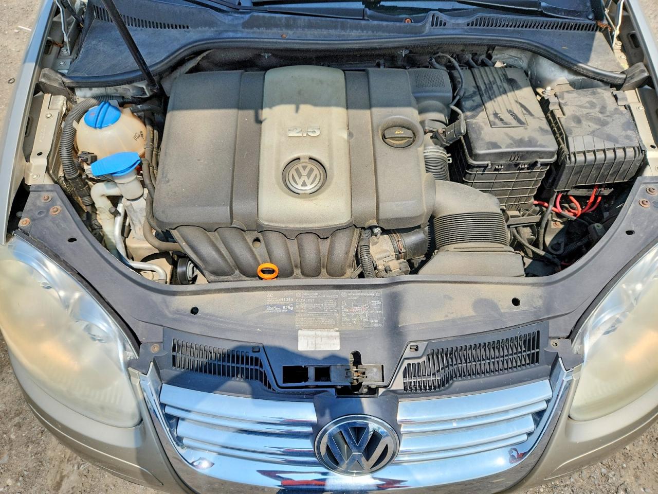 2005 Volkswagen New Jetta 2.5l Option Package 1 Gold vin: 3VWSG71K15M647327