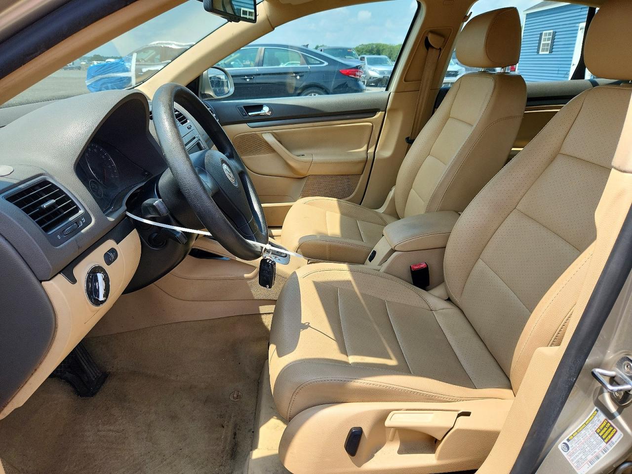 2005 Volkswagen New Jetta 2.5l Option Package 1 Gold vin: 3VWSG71K15M647327