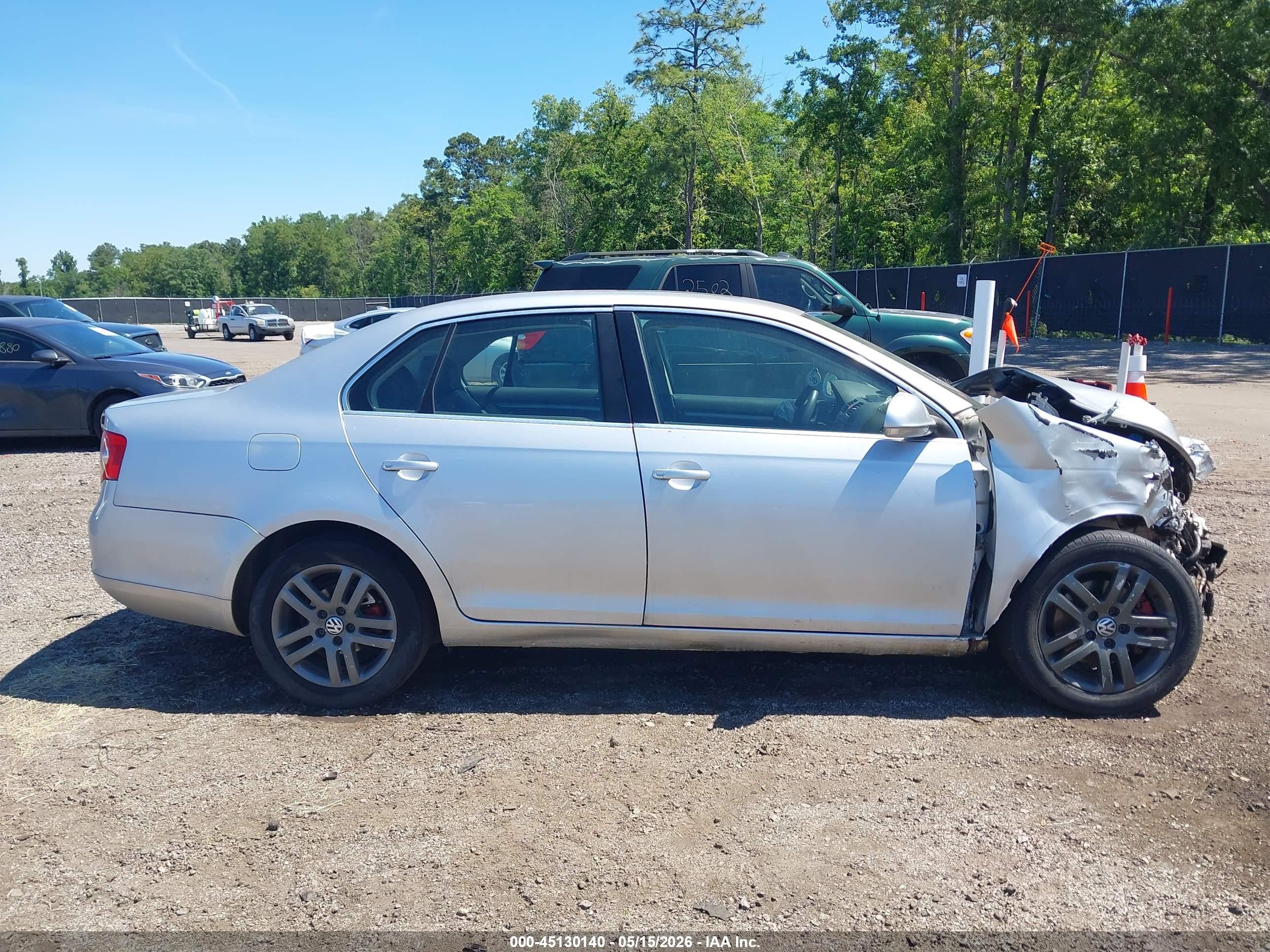 2005 Volkswagen Jetta 2.5 Серебряный vin: 3VWSG71K25M622596