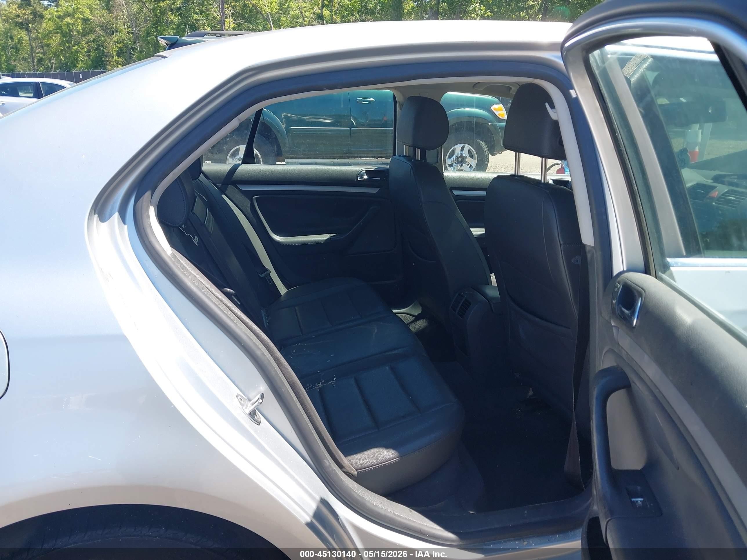 2005 Volkswagen Jetta 2.5 Серебряный vin: 3VWSG71K25M622596