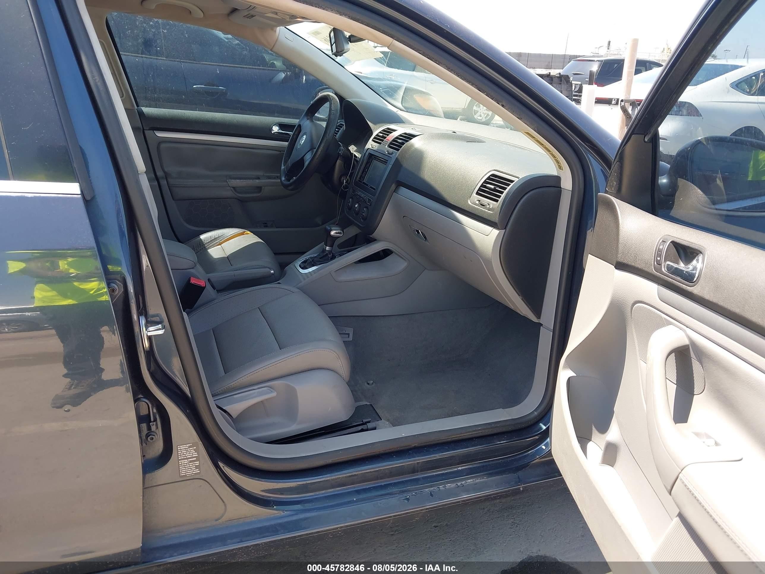 2005 Volkswagen Jetta 2.5 Blue vin: 3VWSG71K65M645668