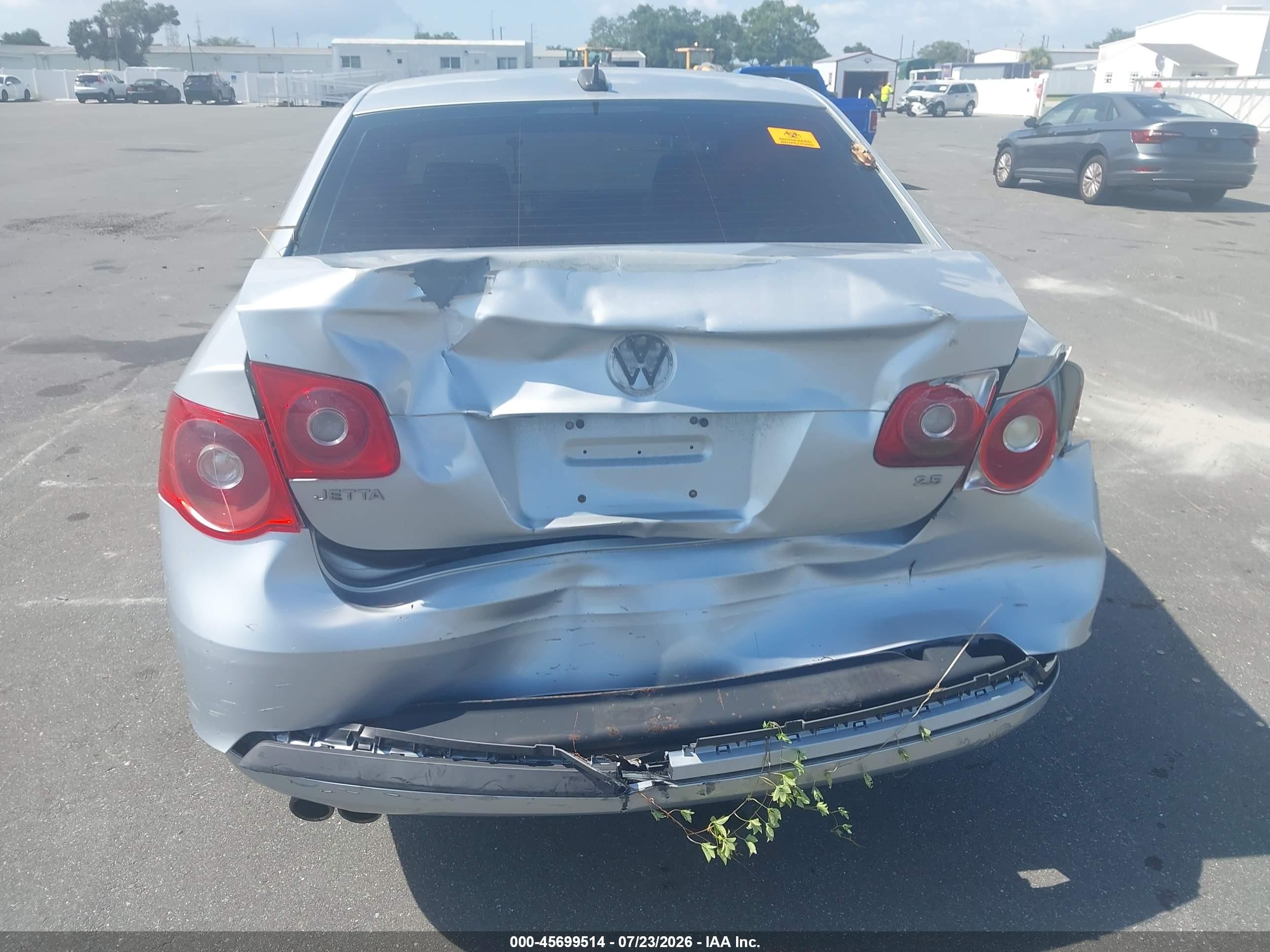 2006 Volkswagen Jetta 2.5 Silver vin: 3VWSG71K66M833611