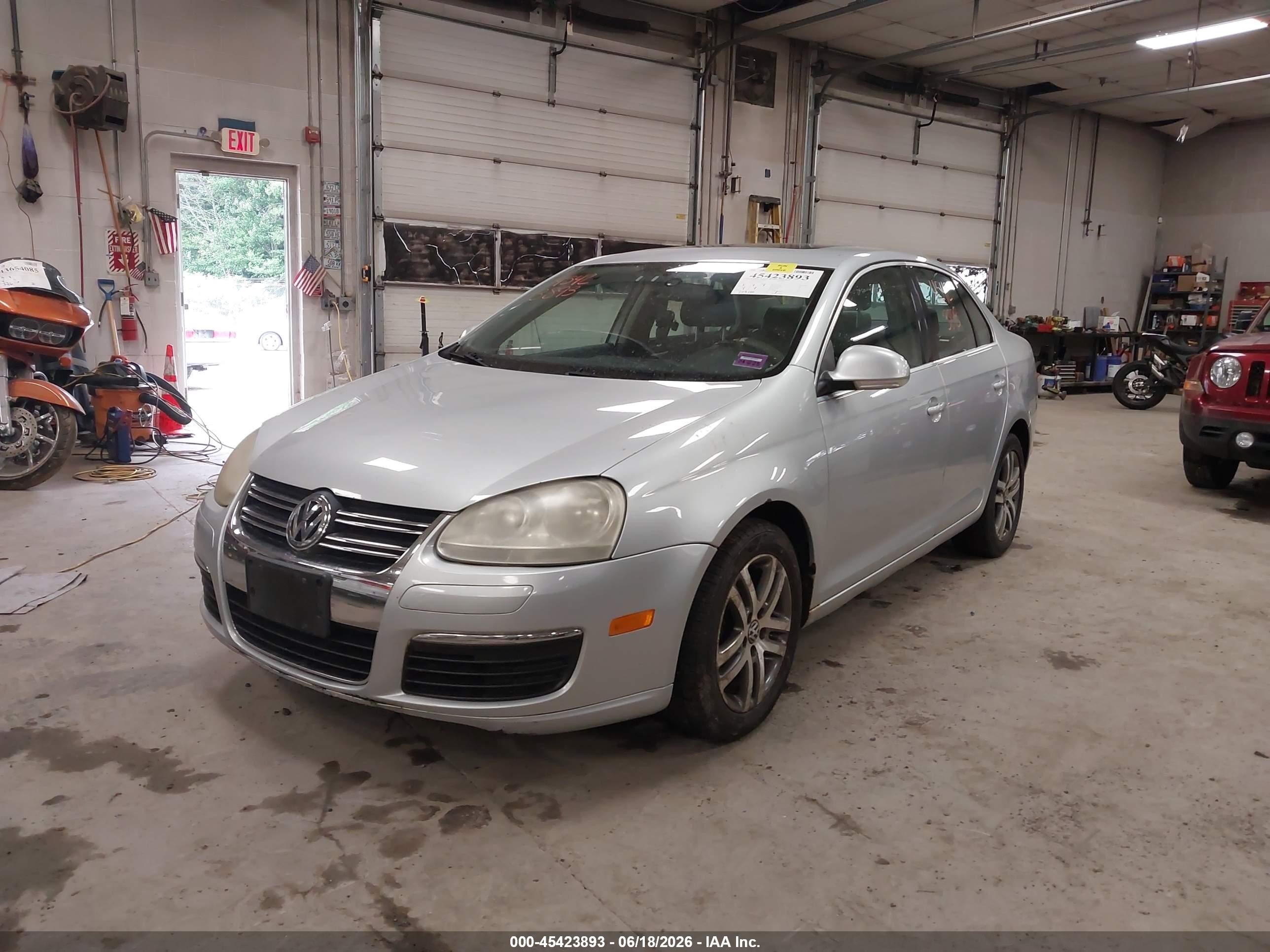2006 Volkswagen Jetta 2.5 Silver vin: 3VWSG71K76M650041