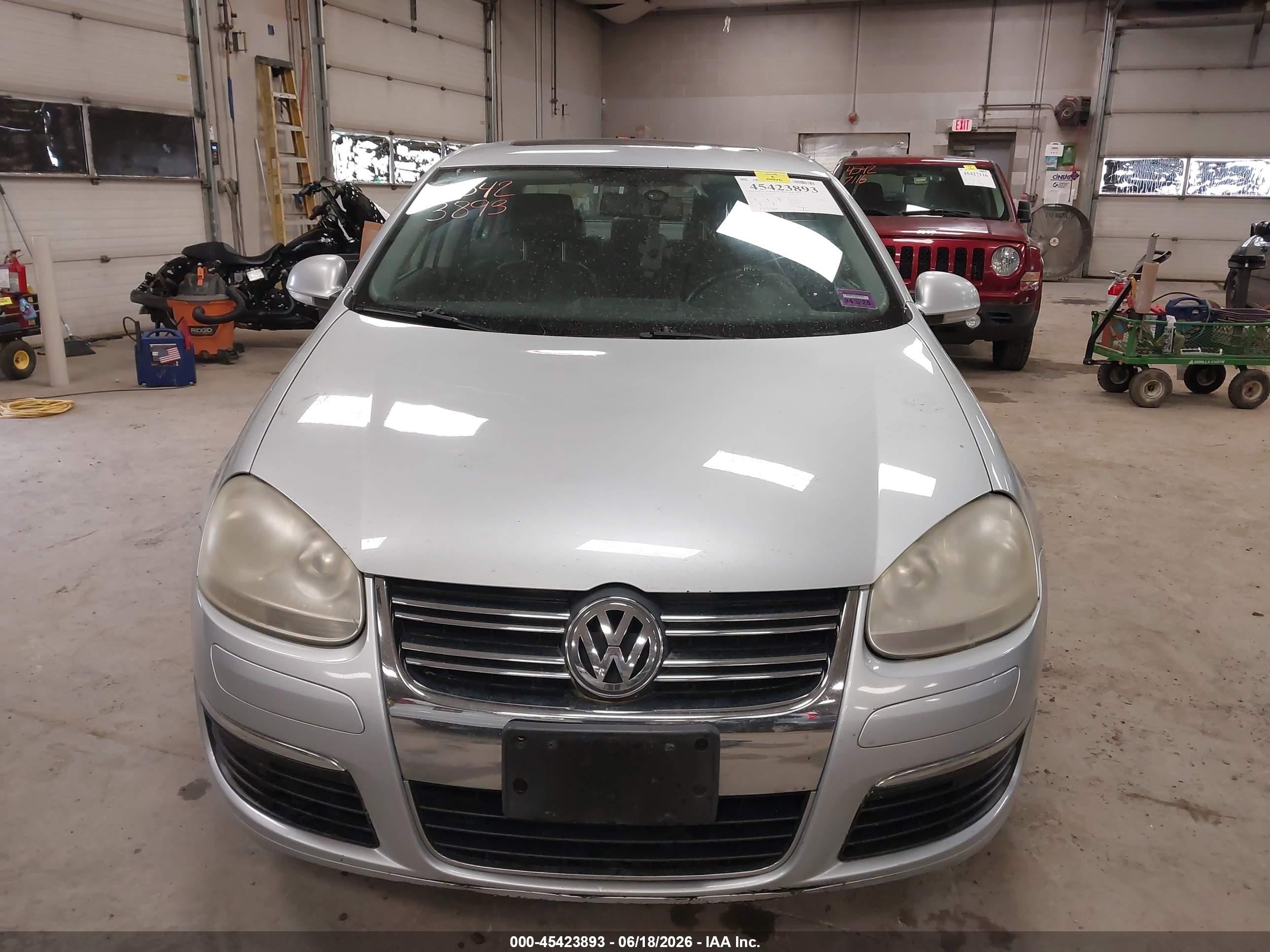 2006 Volkswagen Jetta 2.5 Silver vin: 3VWSG71K76M650041