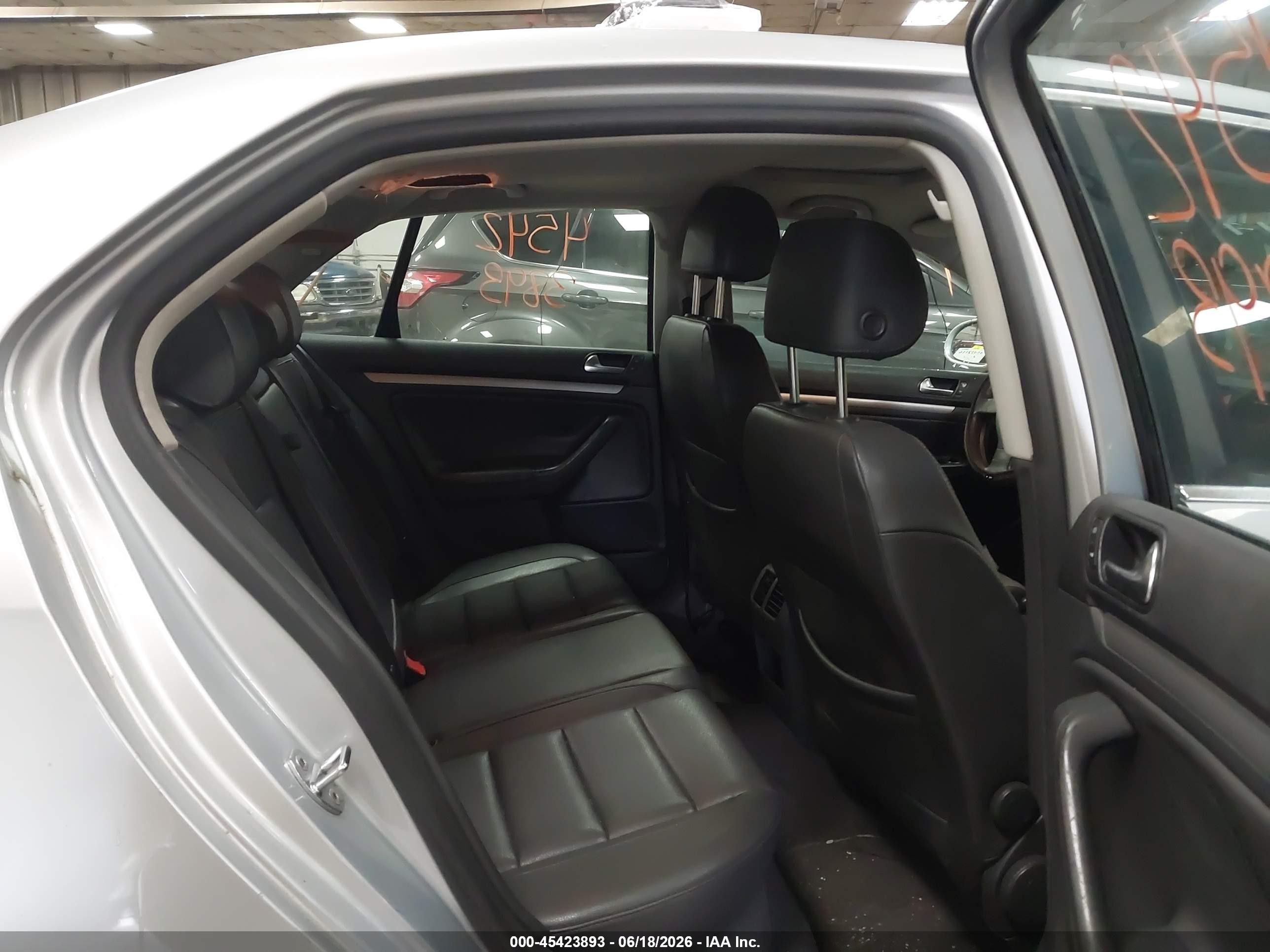 2006 Volkswagen Jetta 2.5 Silver vin: 3VWSG71K76M650041