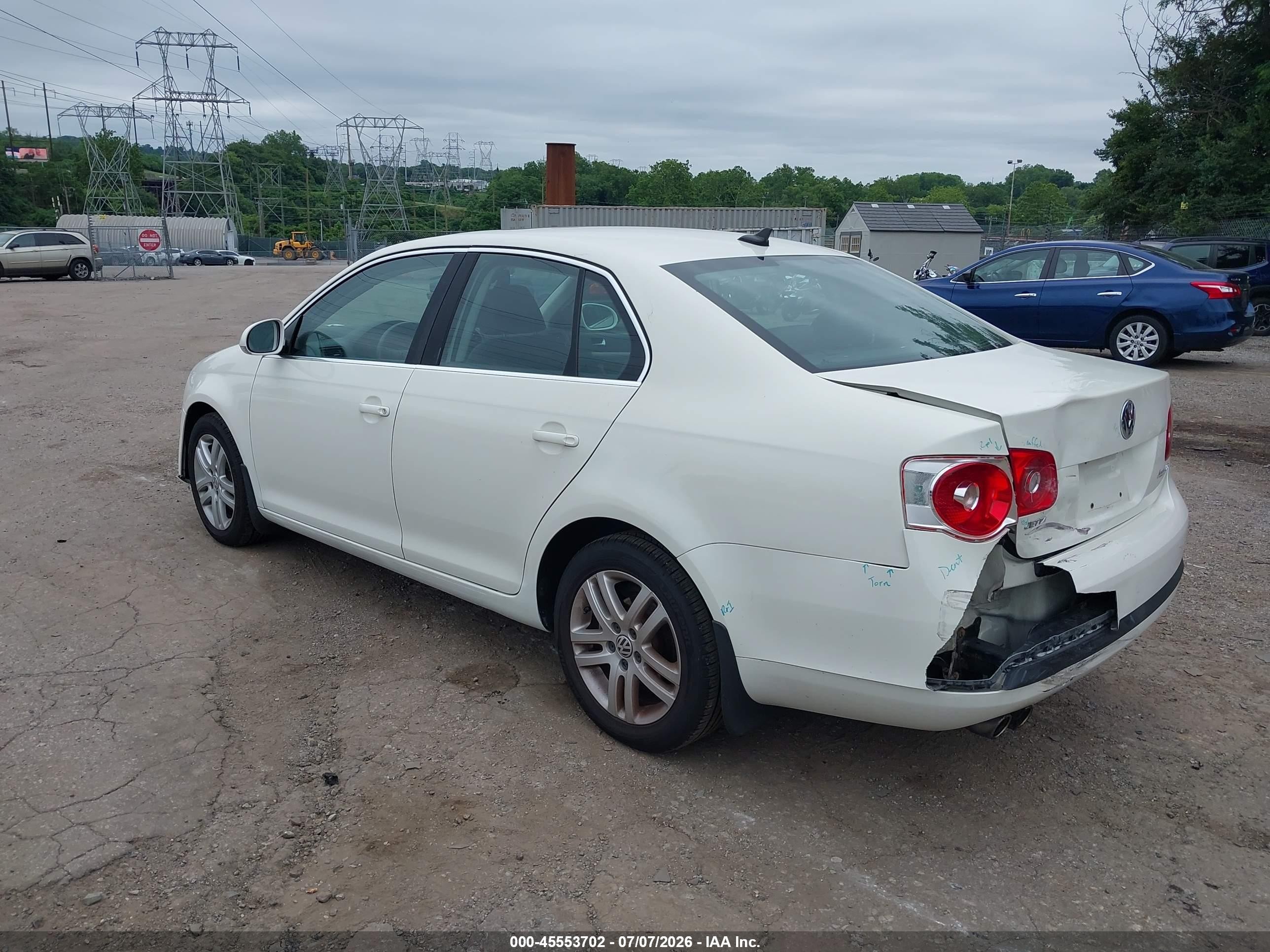 2007 Volkswagen Jetta 2.5 Белый vin: 3VWSG71K87M139102